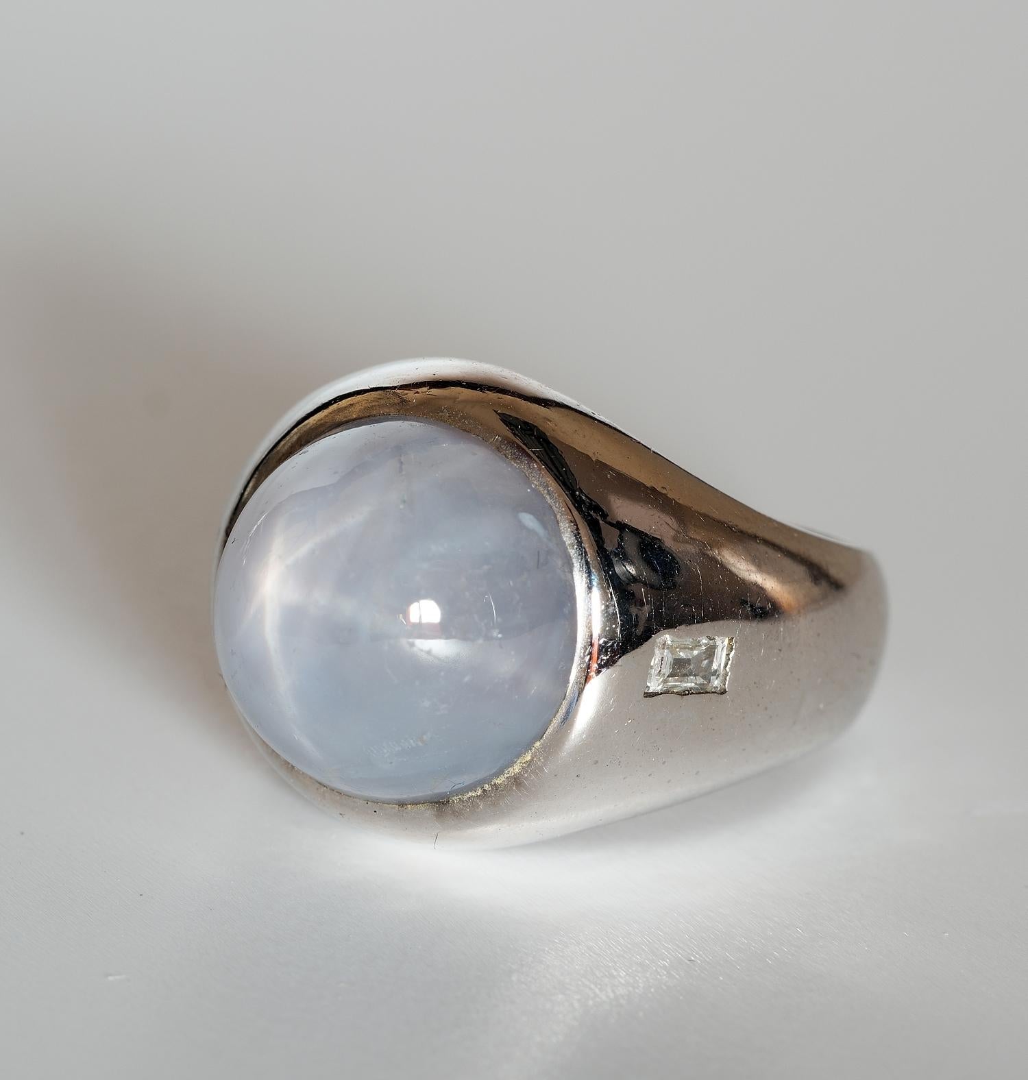 Cabochon Estate 13.40 Ct Star Sapphire Diamond Gent 18 Kt Ring For Sale
