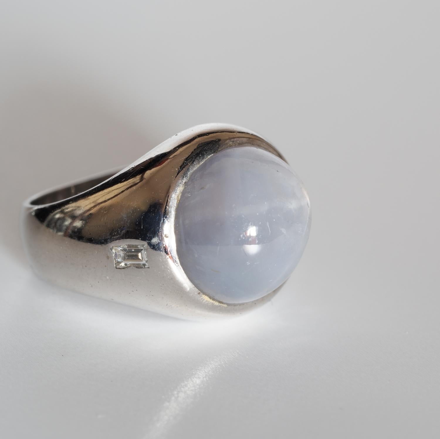Estate 13.40 Ct Star Sapphire Diamond Gent 18 Kt Ring In Good Condition For Sale In Napoli, IT