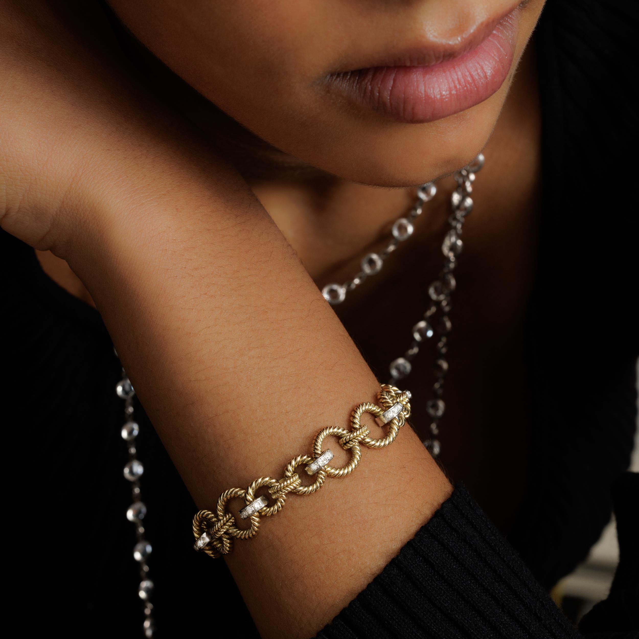 Estate Gold Bracelet with 0.90 Carats Diamonds

L 18cm x W 8.72cm
37 grams