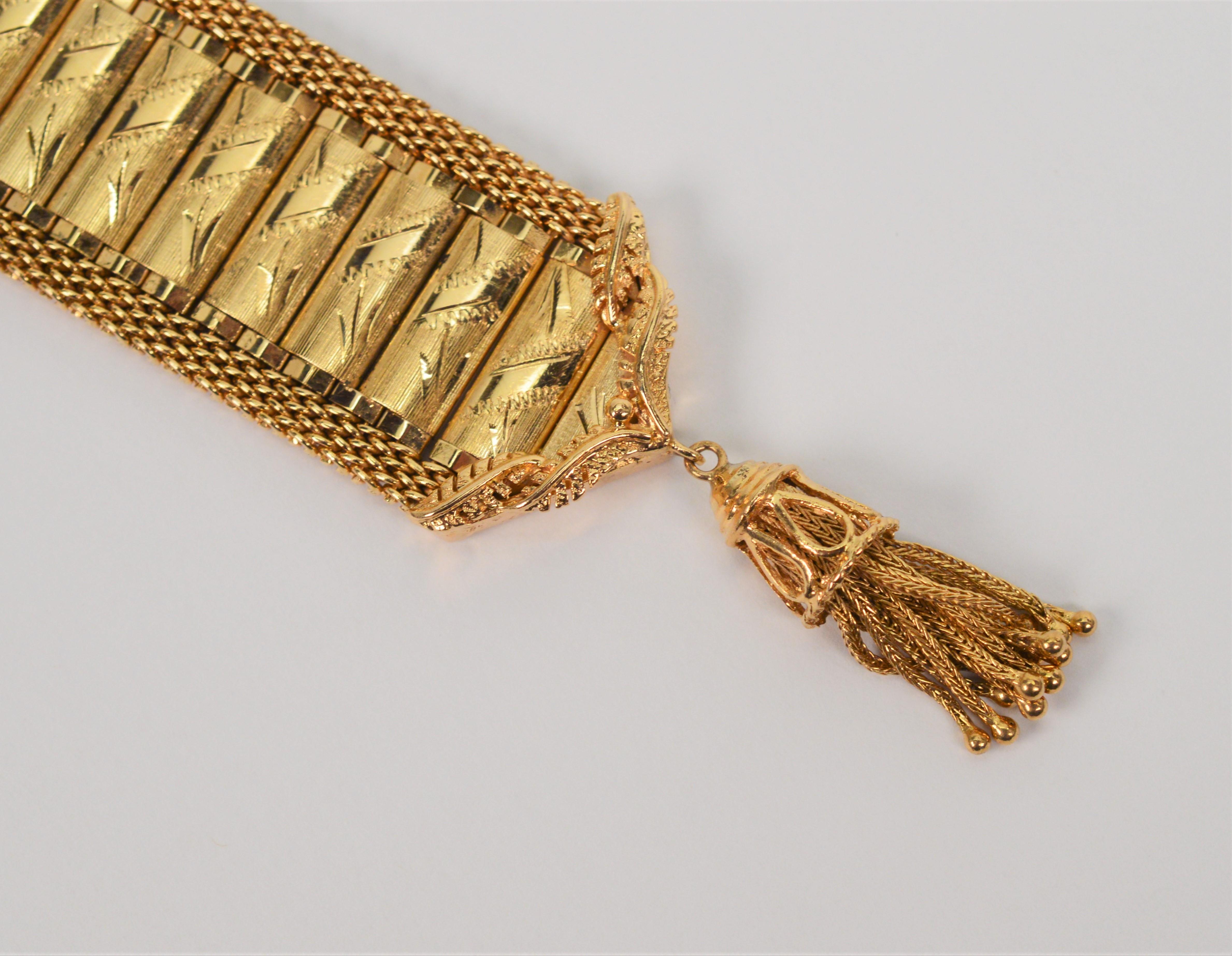 Estate 14 Karat Yellow Gold Wrap Bracelet Watch wrap with Diamond Accents en vente 4
