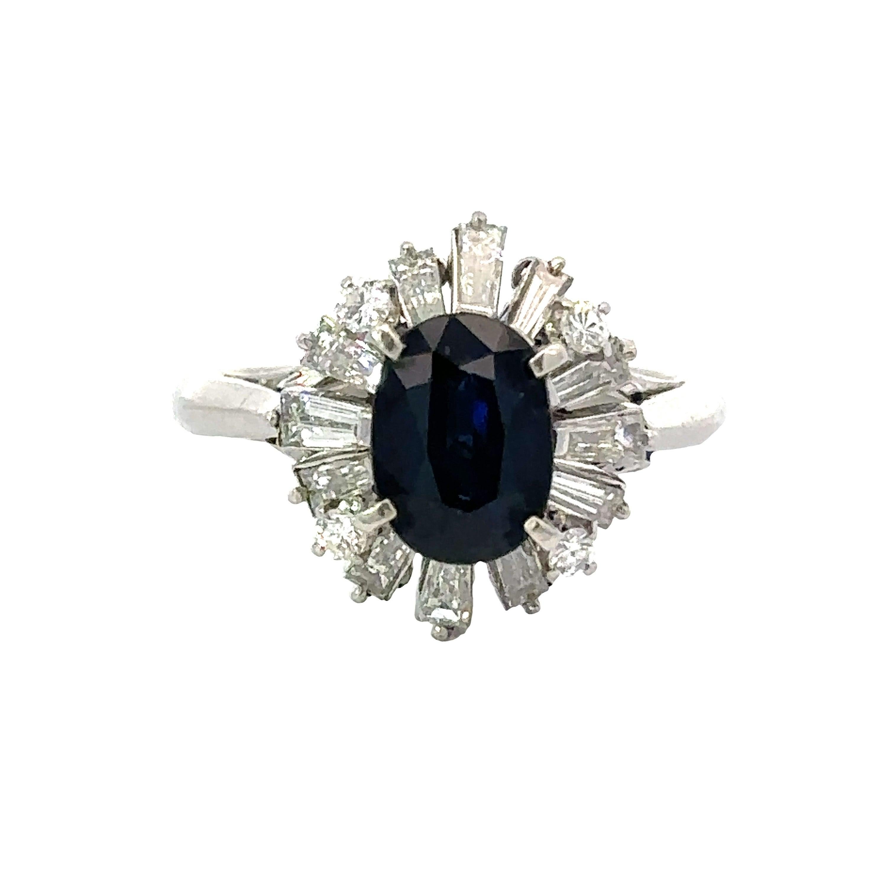 Estate Halo Ring, 1 Oval Sapphire 1.40 ct, 16 Round Diamond 0.73 cttw H-I SI1-SI2, Platinum 5.30g

Jewelry Type : Ring
Jewelry Style : Halo
Metal Type : Platinum 
Metal Weight : 5.3 grams
Ring Size : 4
Brand : Estate
Center Stone : Stone Type :