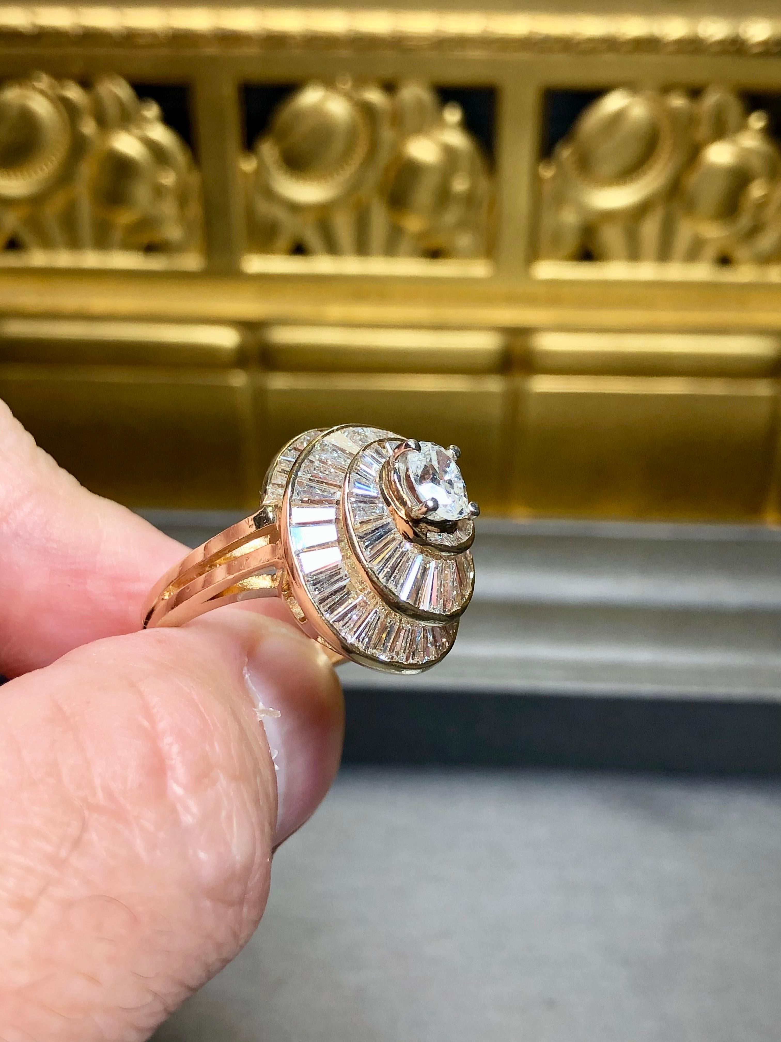 Nachlass 14K Baguette Oval Großer Spiral Cocktail Solitär Ring 5,40cttw H Vs Gr. 6 im Angebot 1