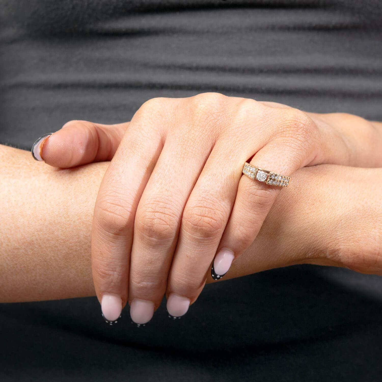 Bague à diamant 14k Estate en vente 1