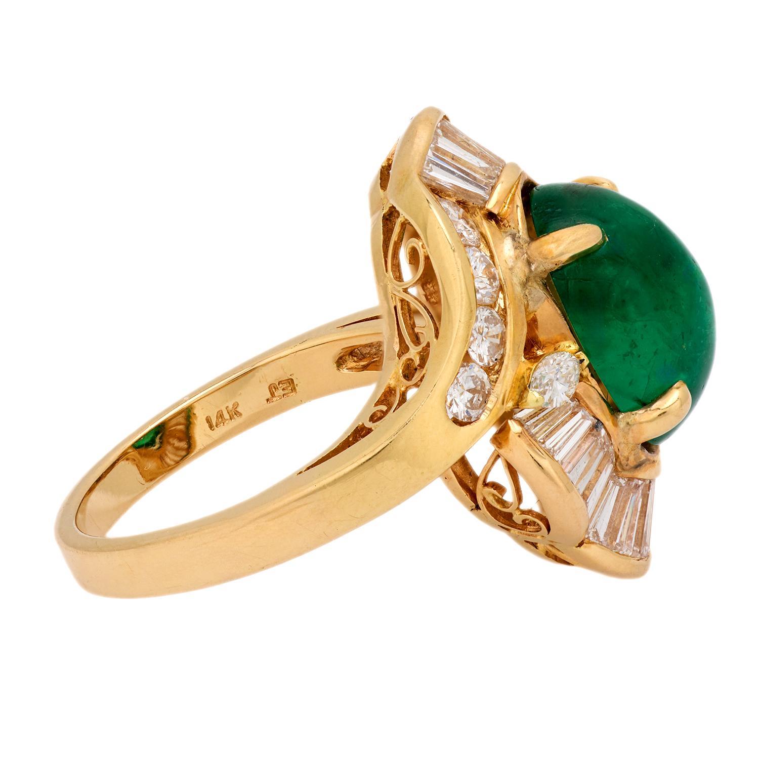 Moderno Anello aureola con smeraldo e diamante 14k Estate in vendita