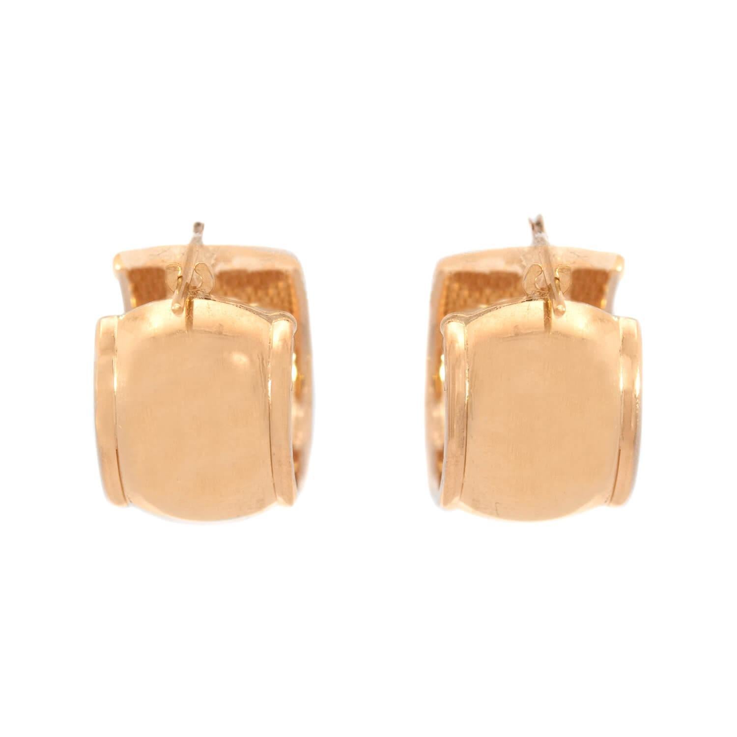 Moderno Estate 14k Huggie Hoop Earrings in vendita