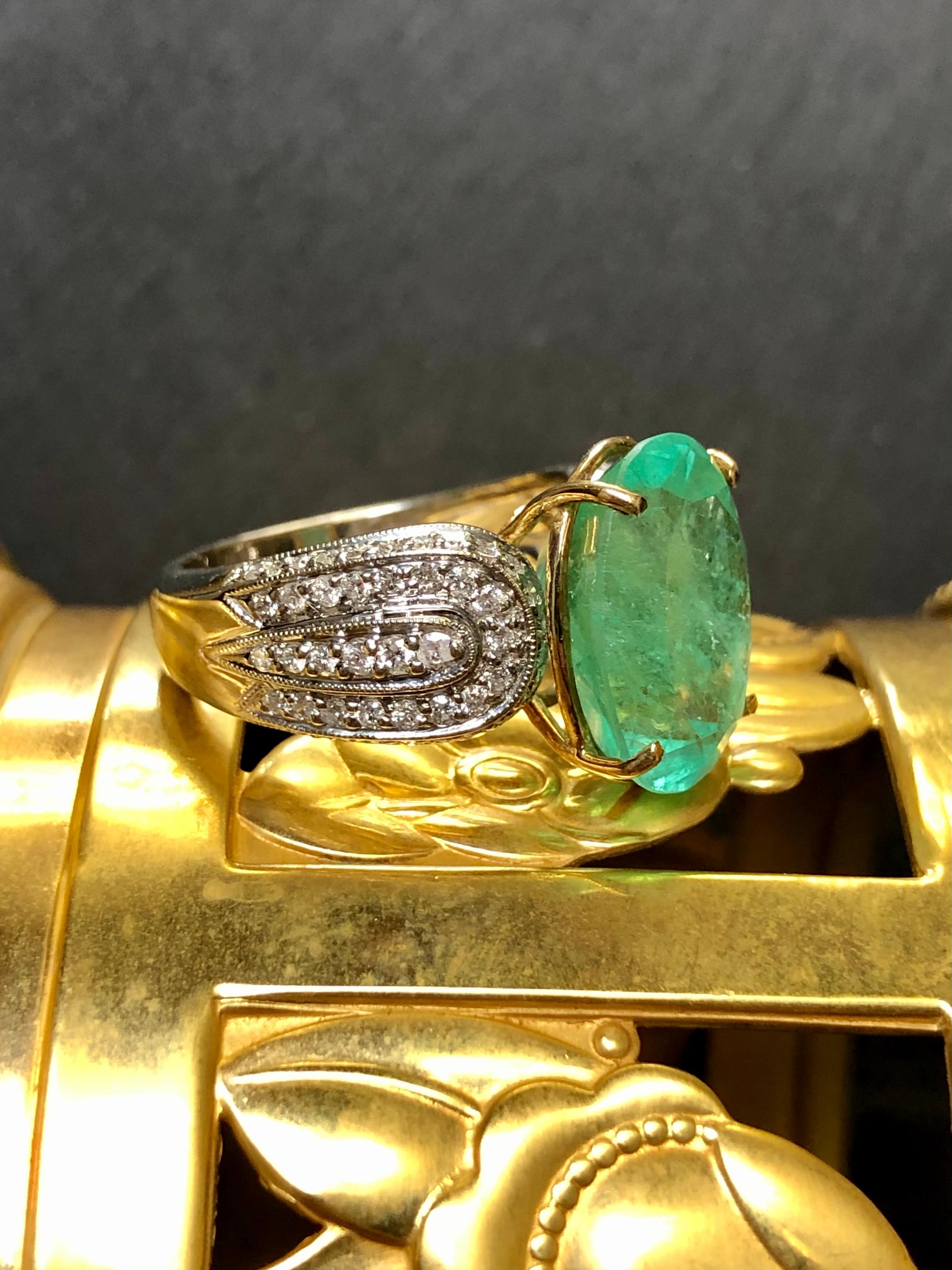 Contemporary Estate 14K LARGE Oval Emerald Diamond Cocktail Ring Sz 7.25 9.24cttw For Sale