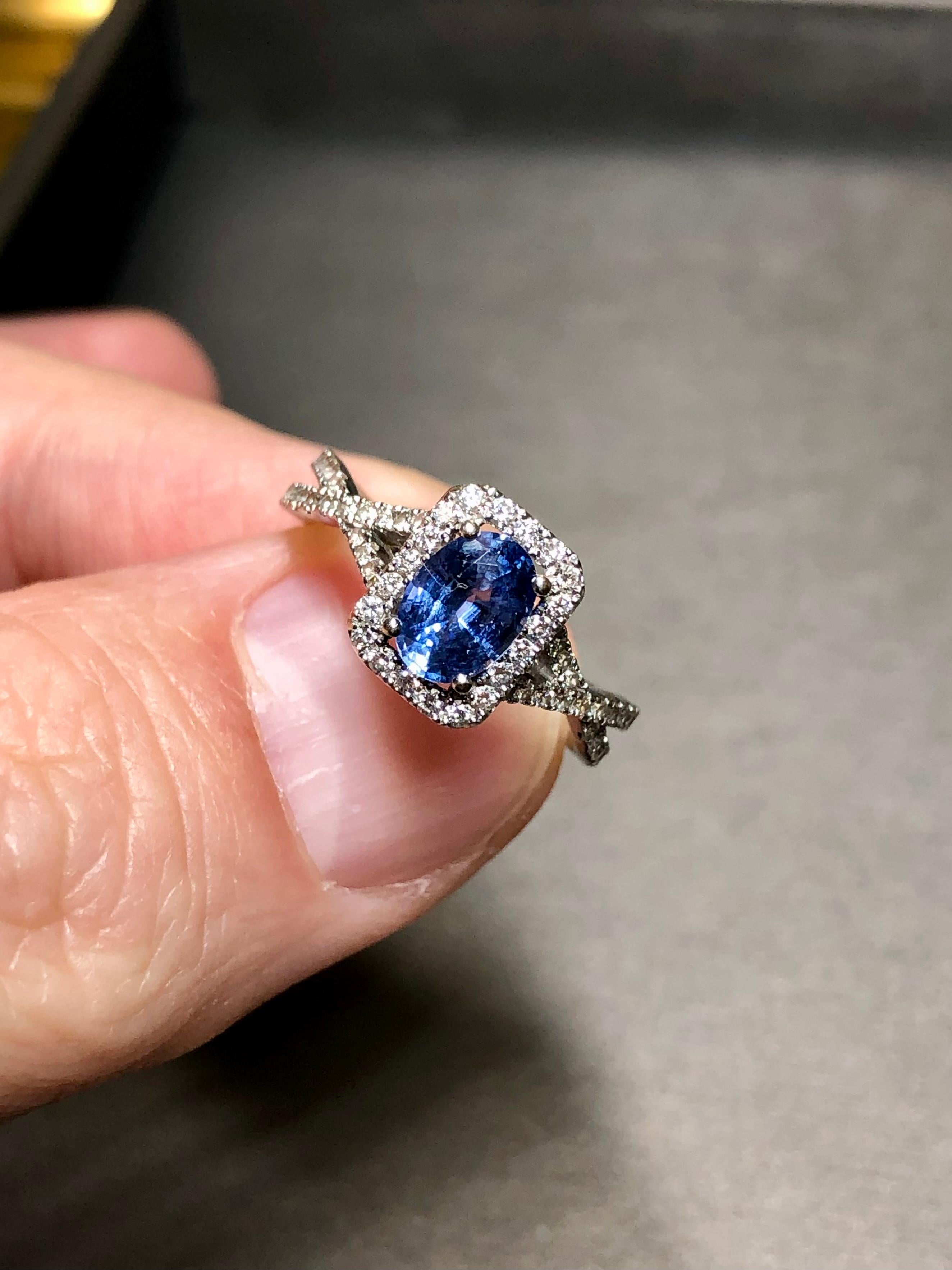 Estate 14K Oval Sapphire Diamond Solitaire Ring 1.60cttw Sz 5 In Excellent Condition For Sale In Winter Springs, FL