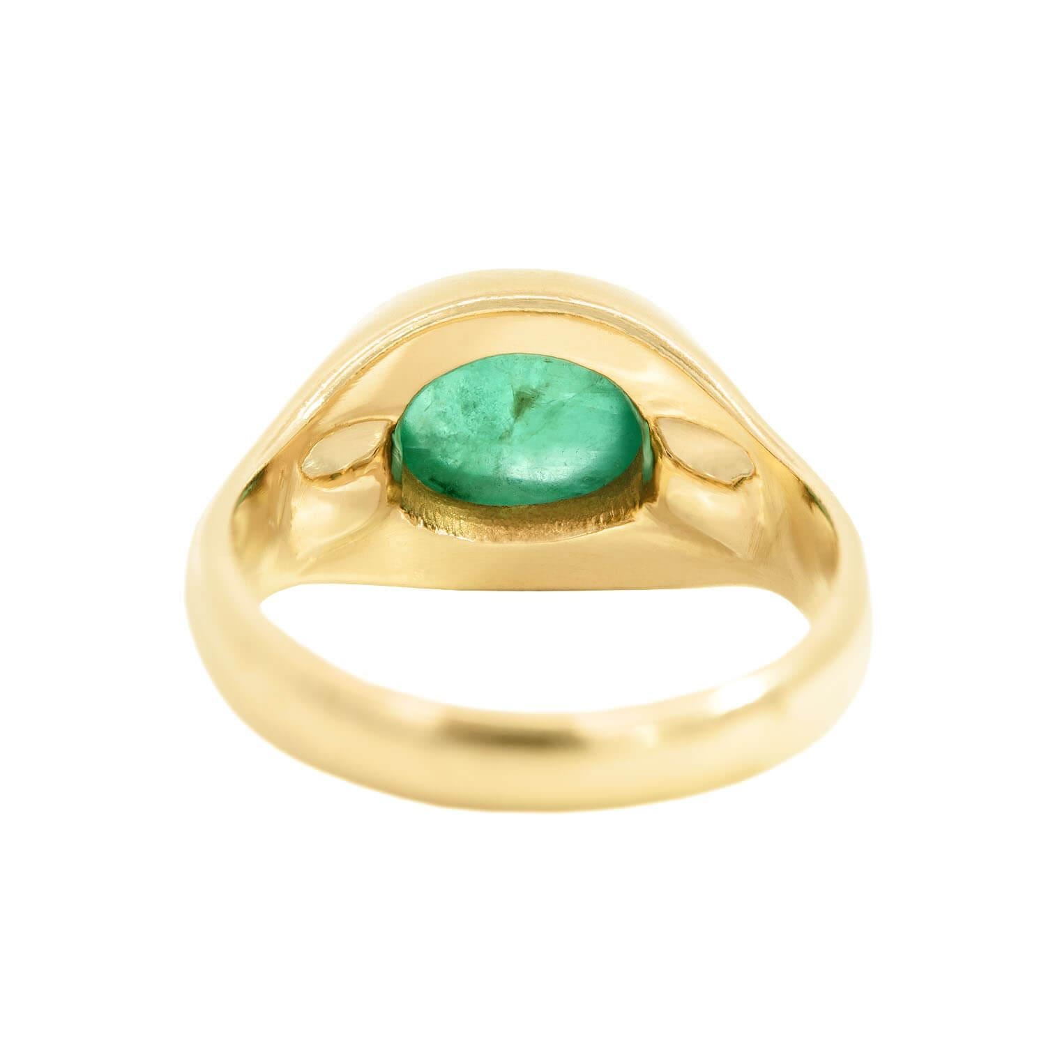 Estate 14k Sapphire and Emerald Cabochon Flush Mount Ring For Sale 1