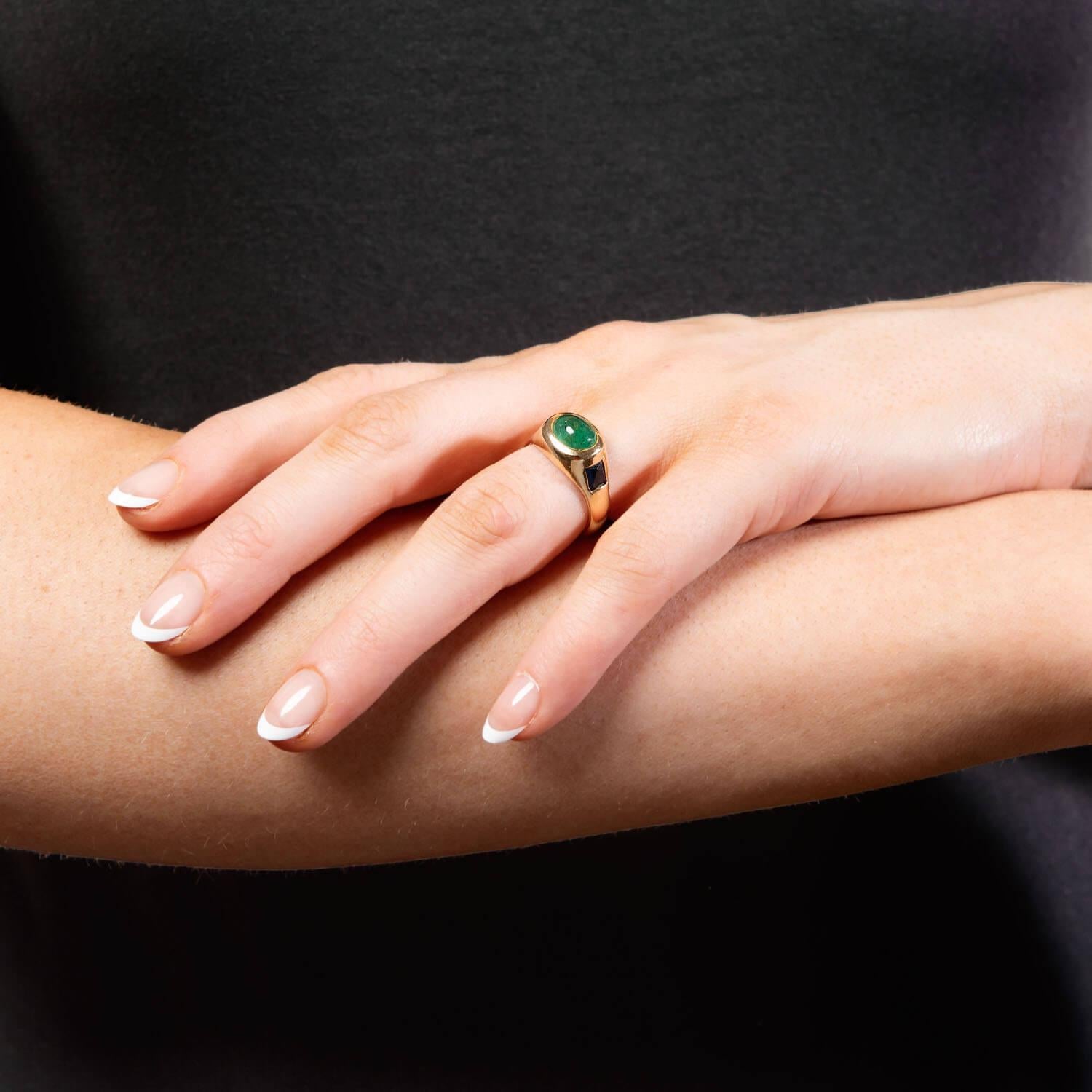 Estate 14k Sapphire and Emerald Cabochon Flush Mount Ring For Sale 2