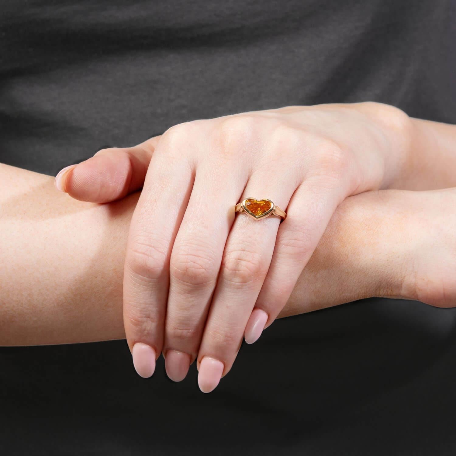 Donna Estate 14k Sapphire Heart Ring in vendita