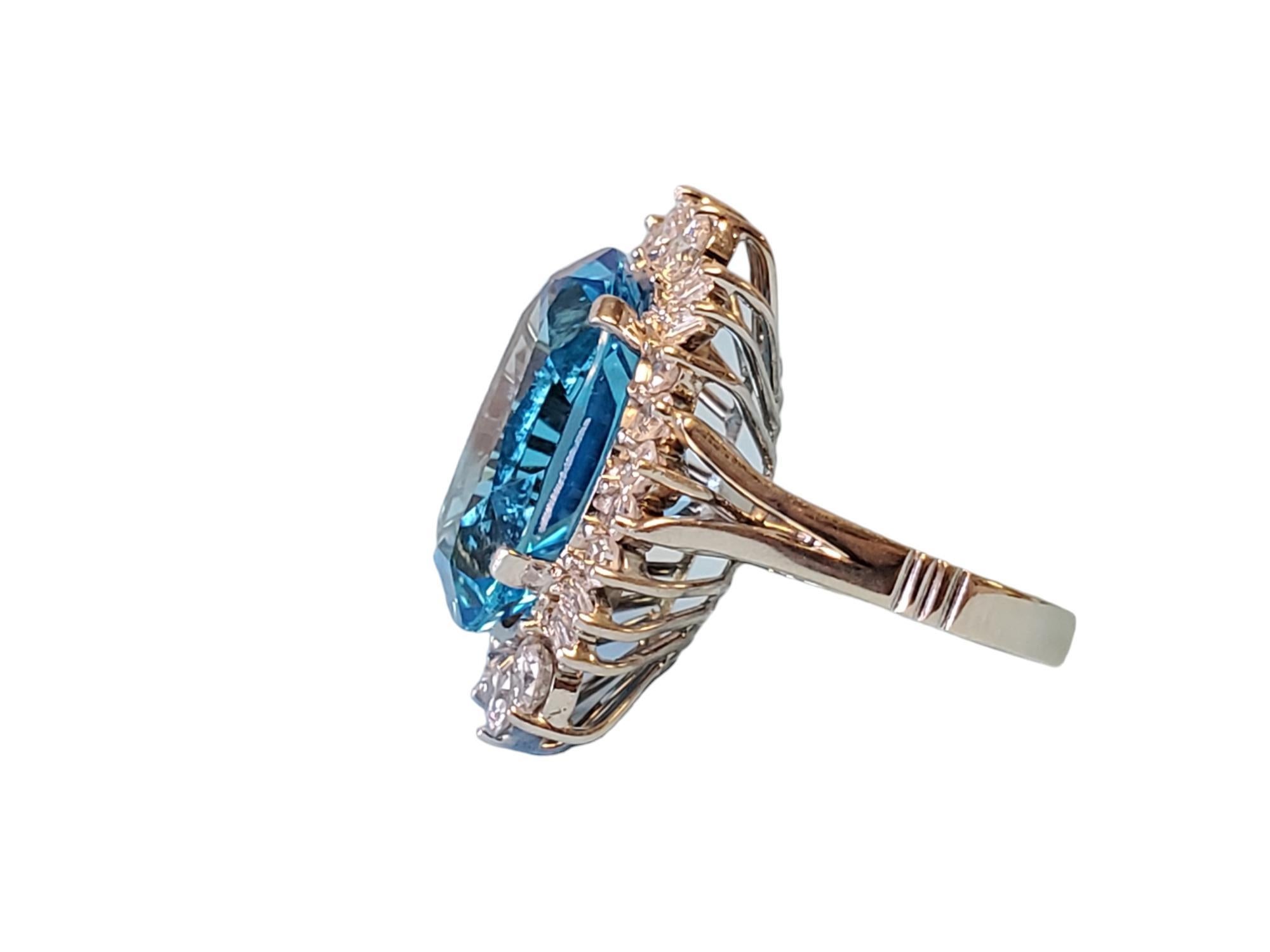 Cocktail Ring 20tcw Blue Oval Topaz and Diamonds in 14k White Gold  For Sale 3