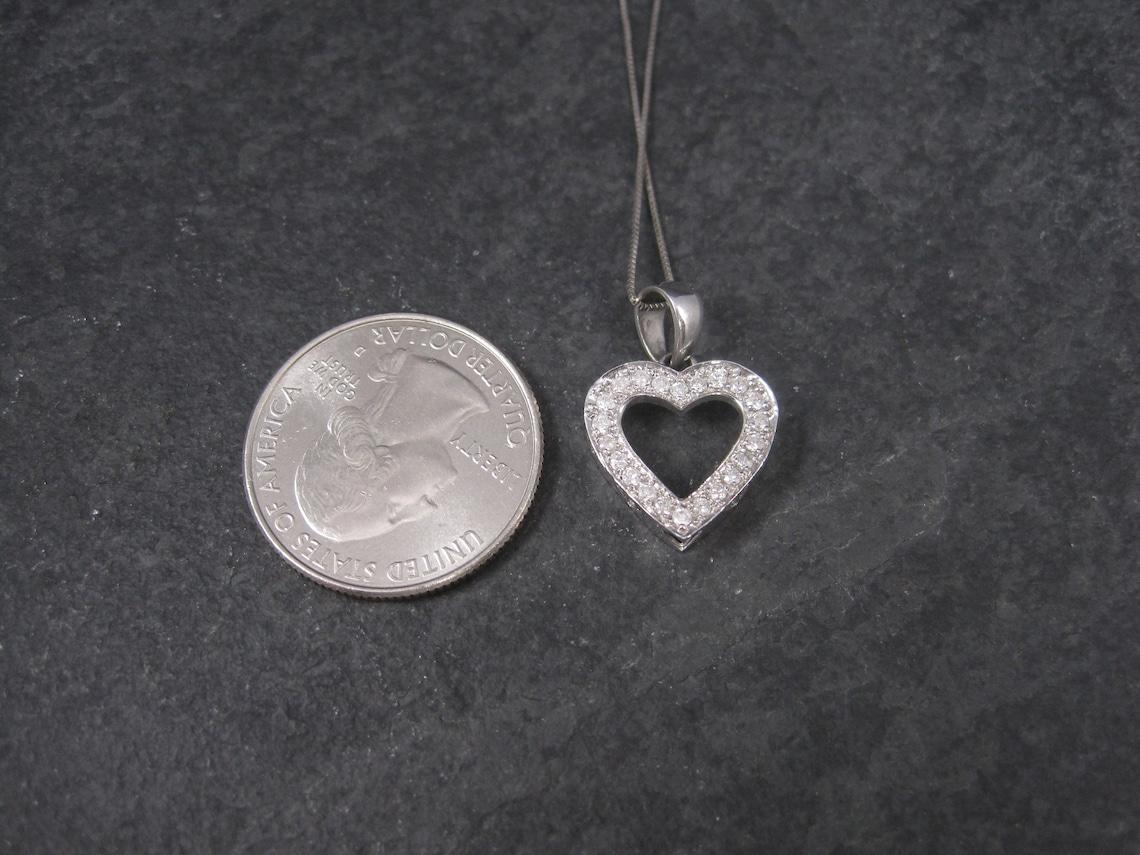 Estate 14K White Gold .25 Carat Diamond Heart Pendant Necklace In Excellent Condition For Sale In Webster, SD