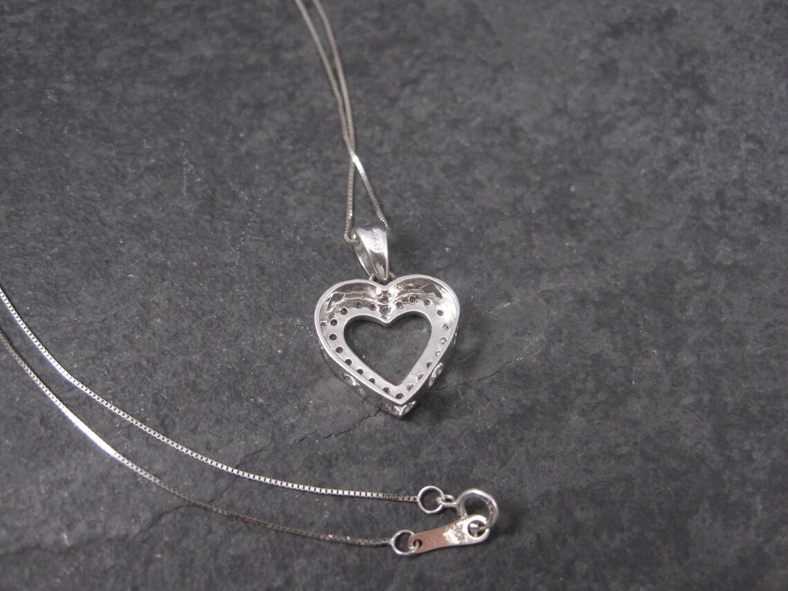 Estate 14K White Gold .25 Carat Diamond Heart Pendant Necklace For Sale 1