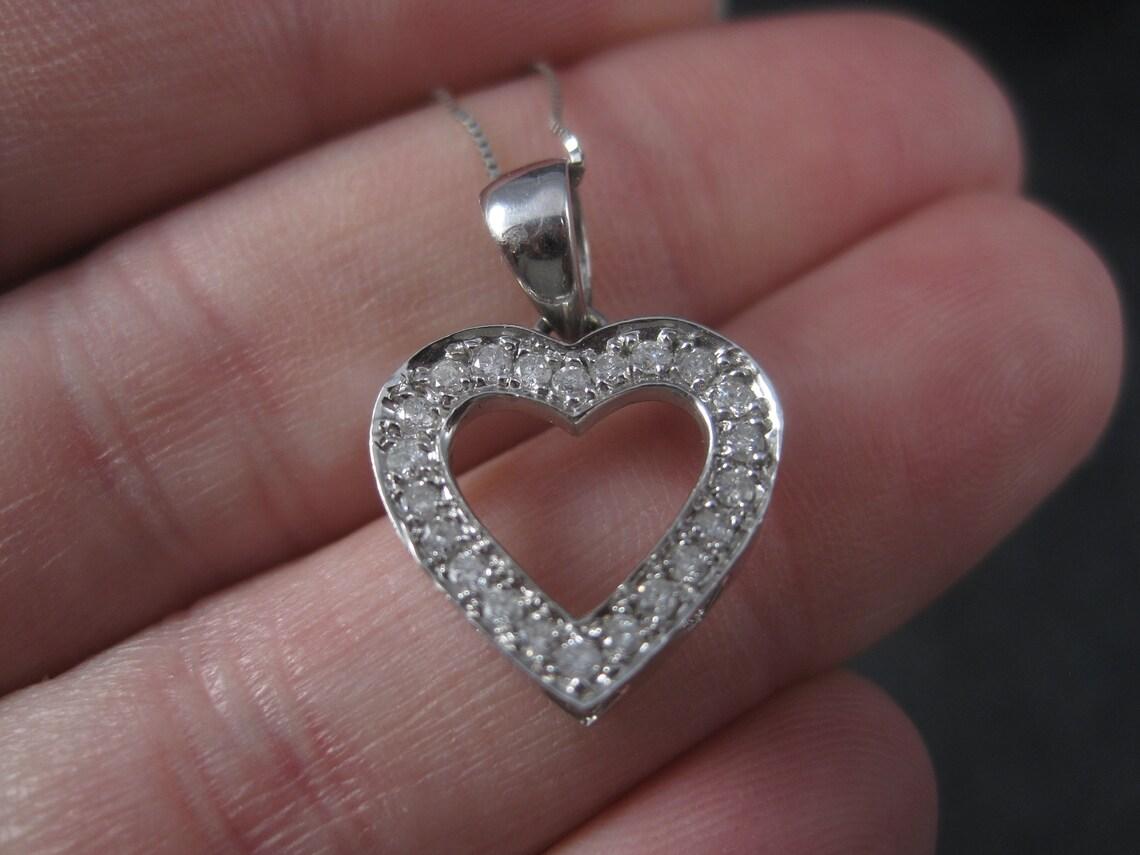 Estate 14K White Gold .25 Carat Diamond Heart Pendant Necklace For Sale 3