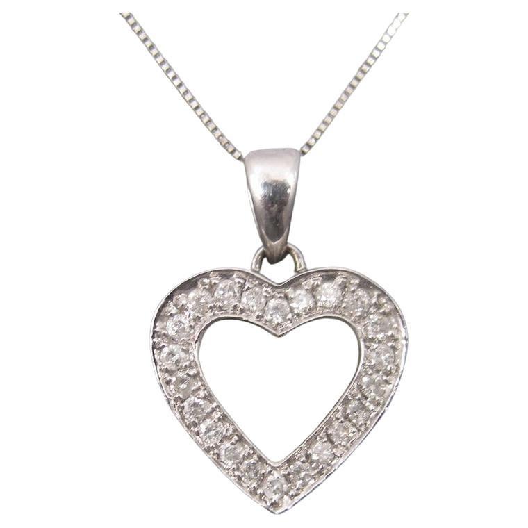 Estate 14K White Gold .25 Carat Diamond Heart Pendant Necklace For Sale