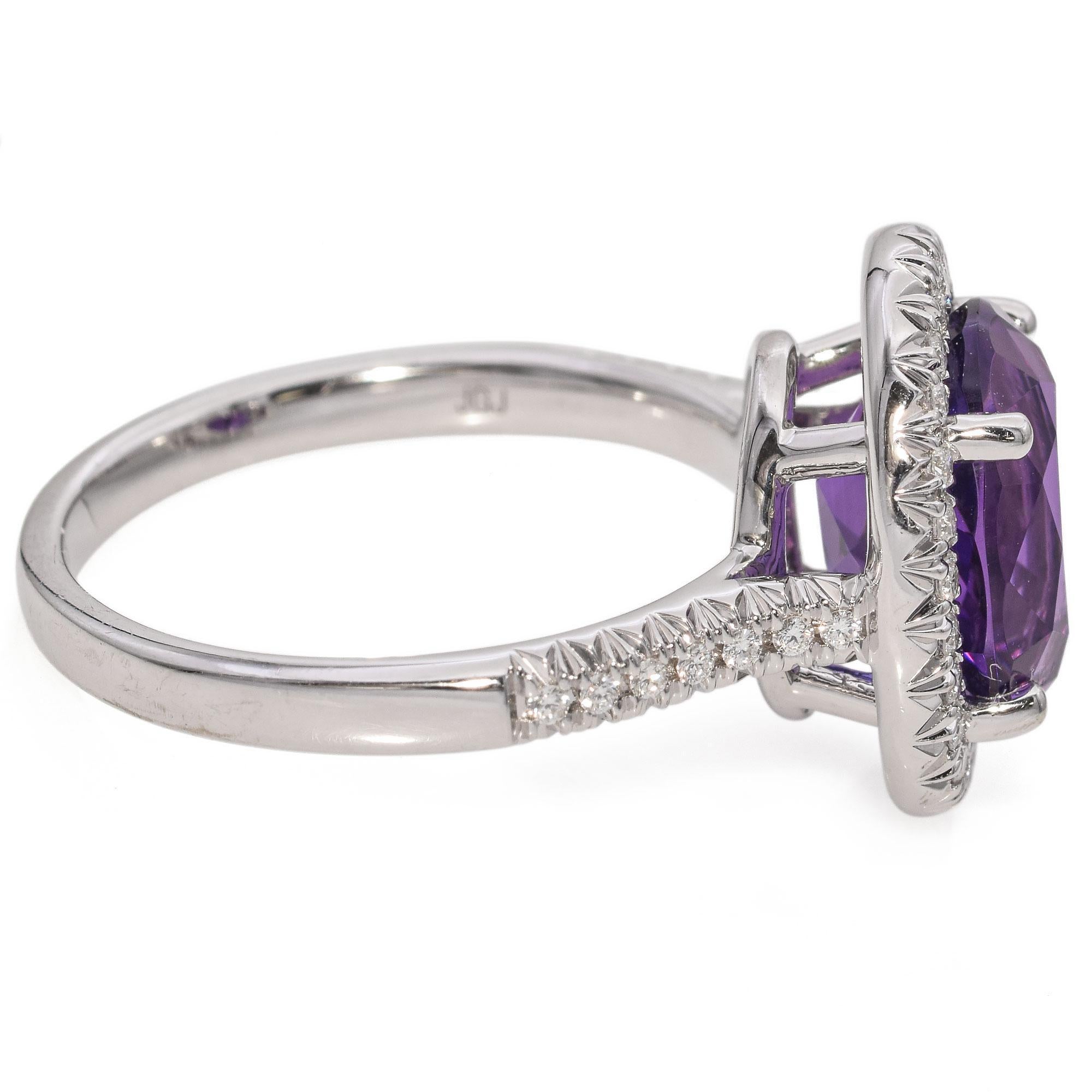 Estate 14k White Gold Amethyst With Diamond Halo Ring In Good Condition For Sale In New York, NY