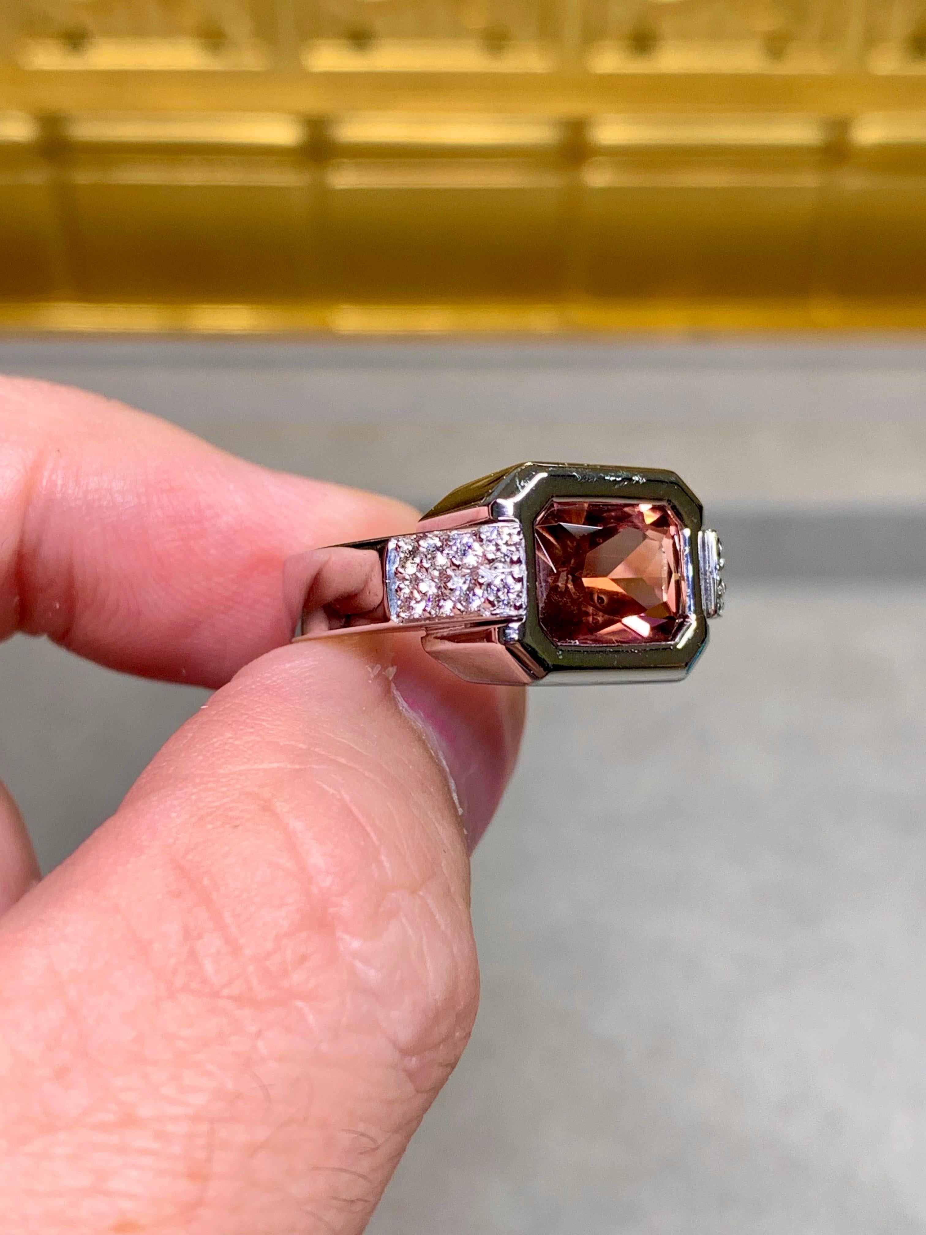 Estate 14K Weißgold Lünette Set Rosa  Turmalin abgeschrägte Kante Diamant Ring 6,5 im Angebot 1