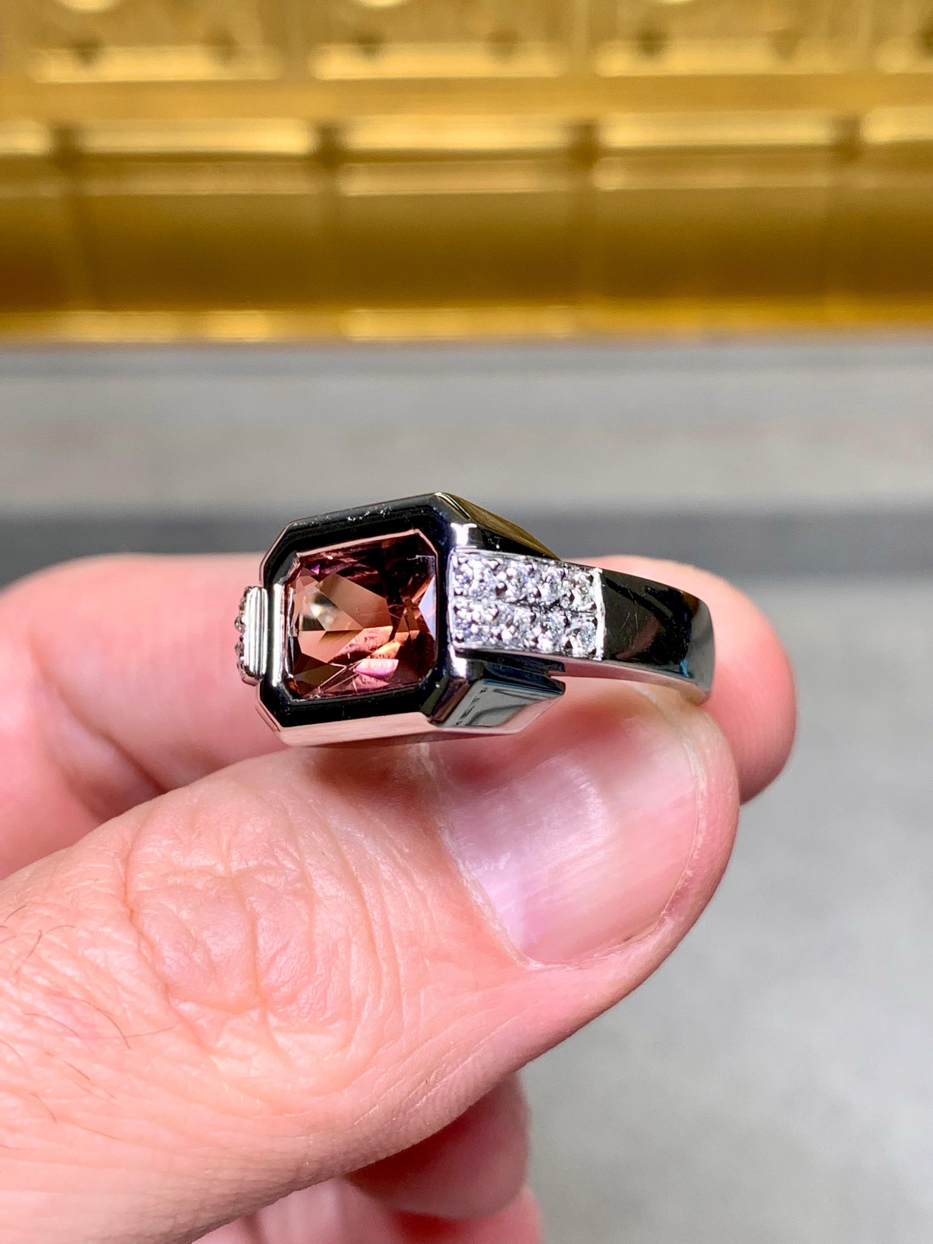 Estate 14K Weißgold Lünette Set Rosa  Turmalin abgeschrägte Kante Diamant Ring 6,5 im Angebot 2
