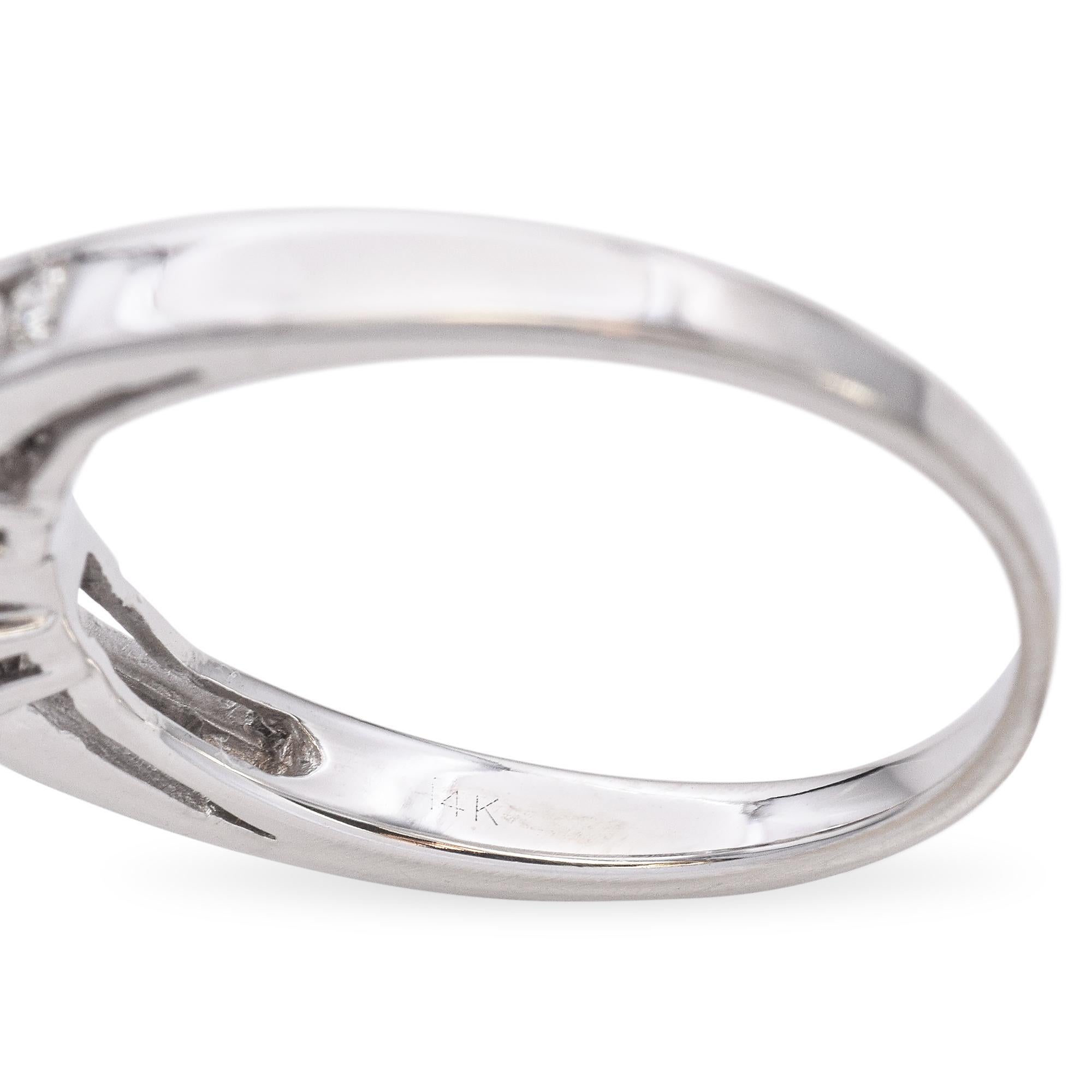 Estate Bague de fiançailles en or blanc 14k avec diamant en vente 2