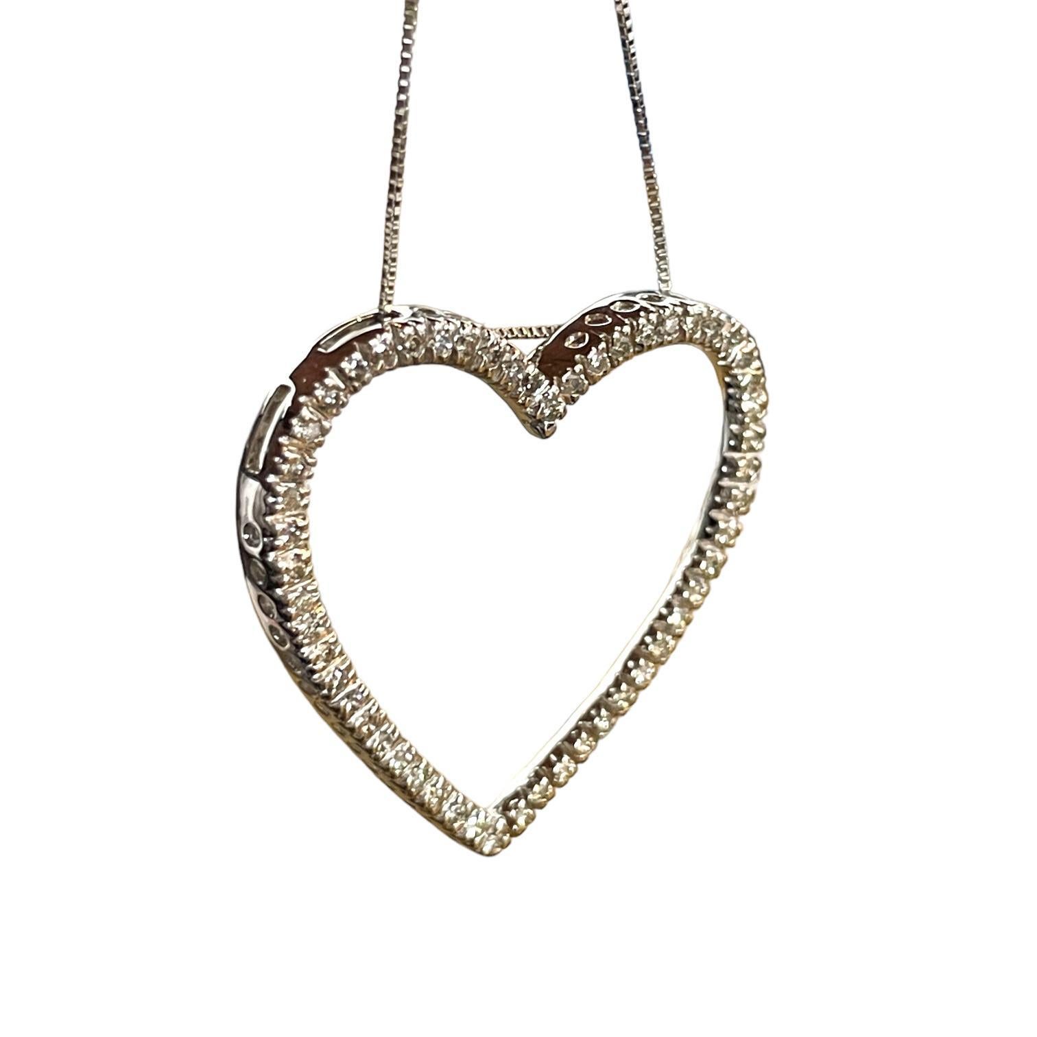 Women's Estate 14K White Gold Diamond Heart Pendant Necklace For Sale