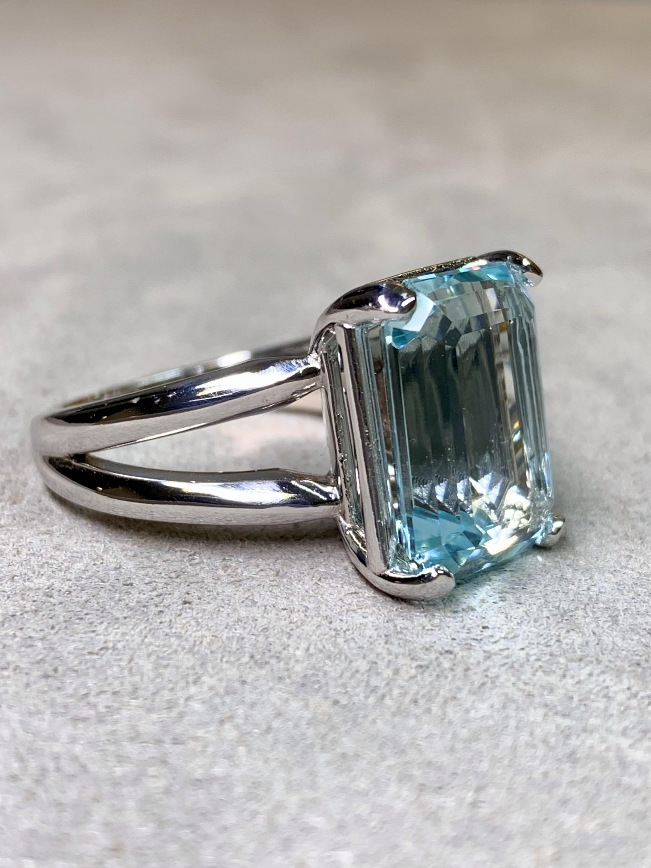 Retro Estate 14K White Gold Emerald Cut Aquamarine Solitaire Cocktail Ring 10.17ct For Sale