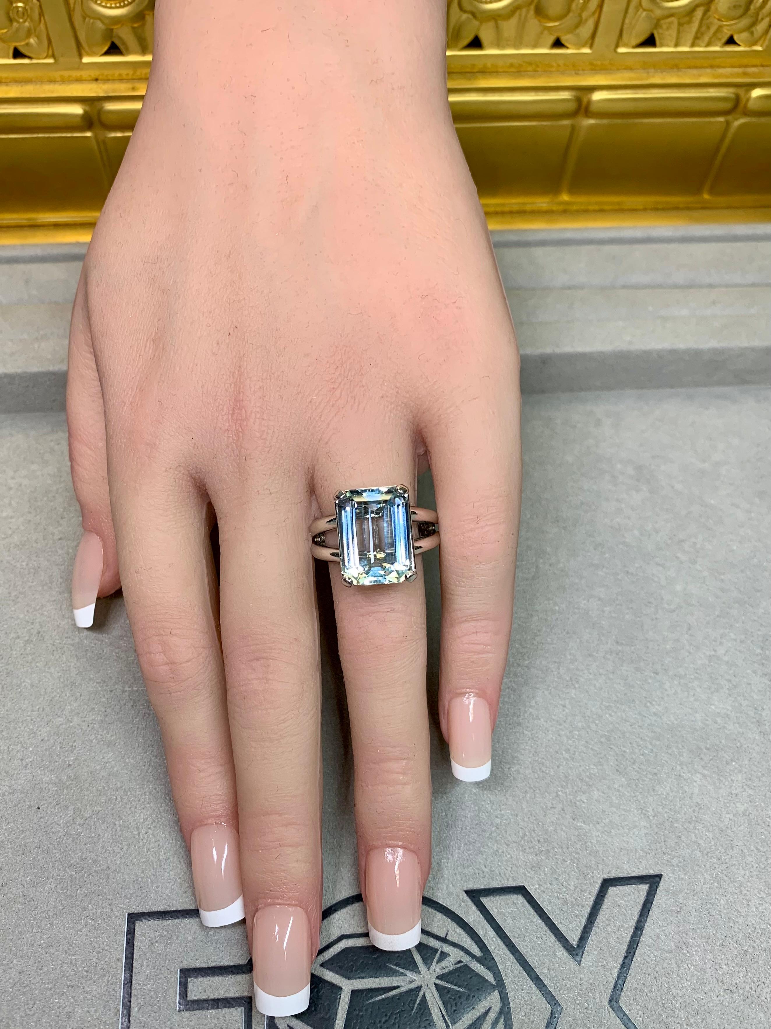 Estate 14K White Gold Emerald Cut Aquamarine Solitaire Cocktail Ring 10.17ct For Sale 4