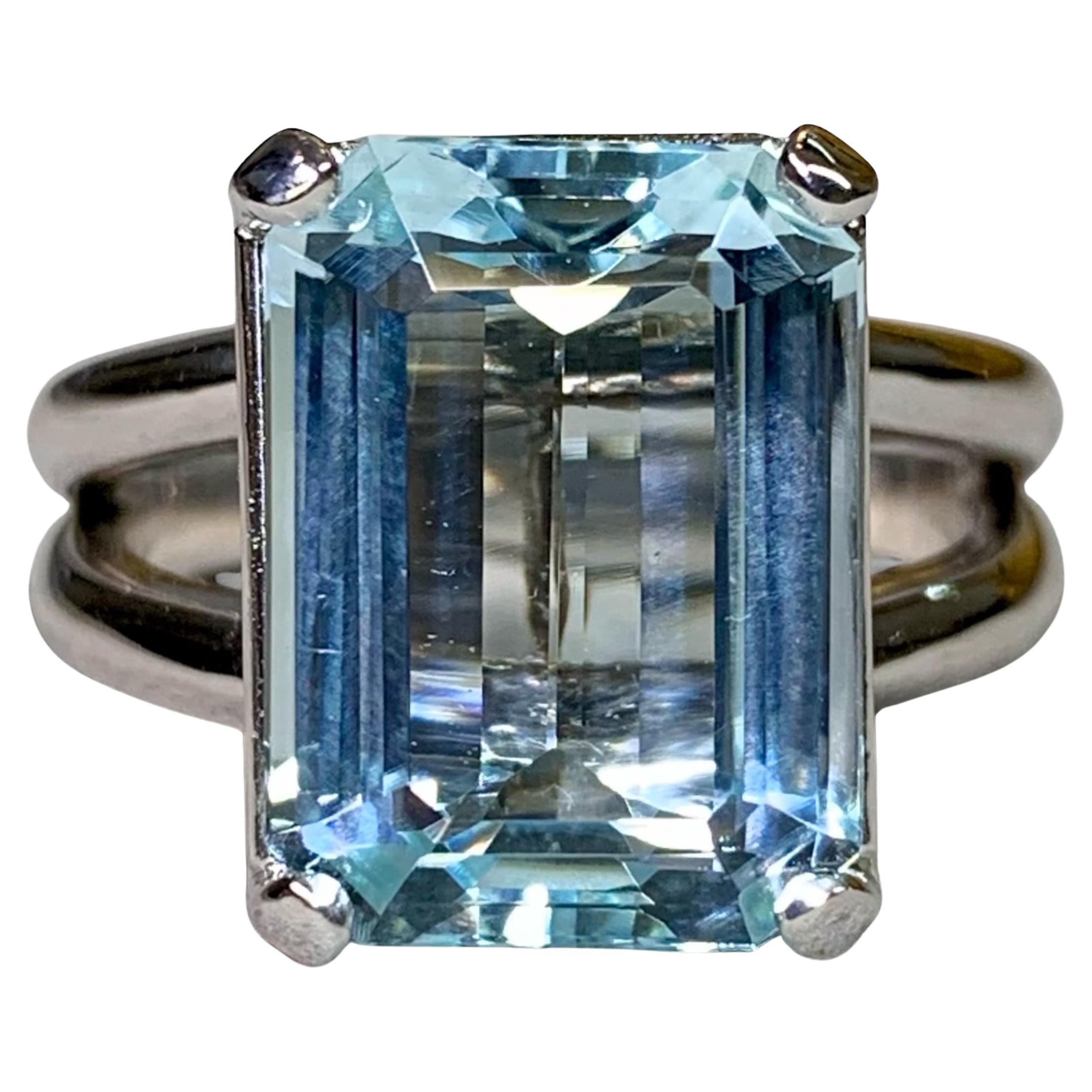 Estate 14K White Gold Emerald Cut Aquamarine Solitaire Cocktail Ring 10.17ct For Sale