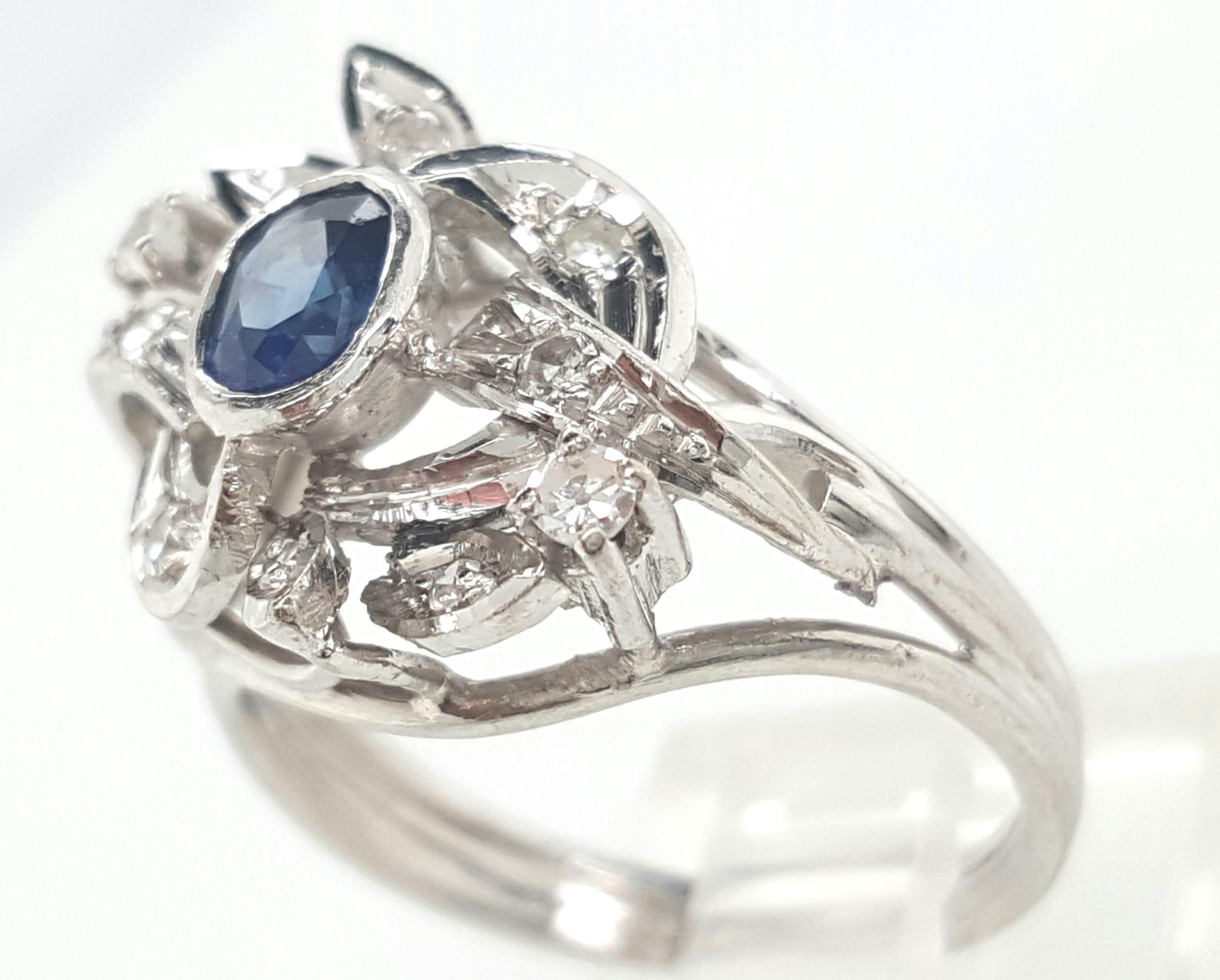 Victorian Estate 14 Karat White Gold Oval Blue Sapphire and Diamond Cocktail Ring For Sale