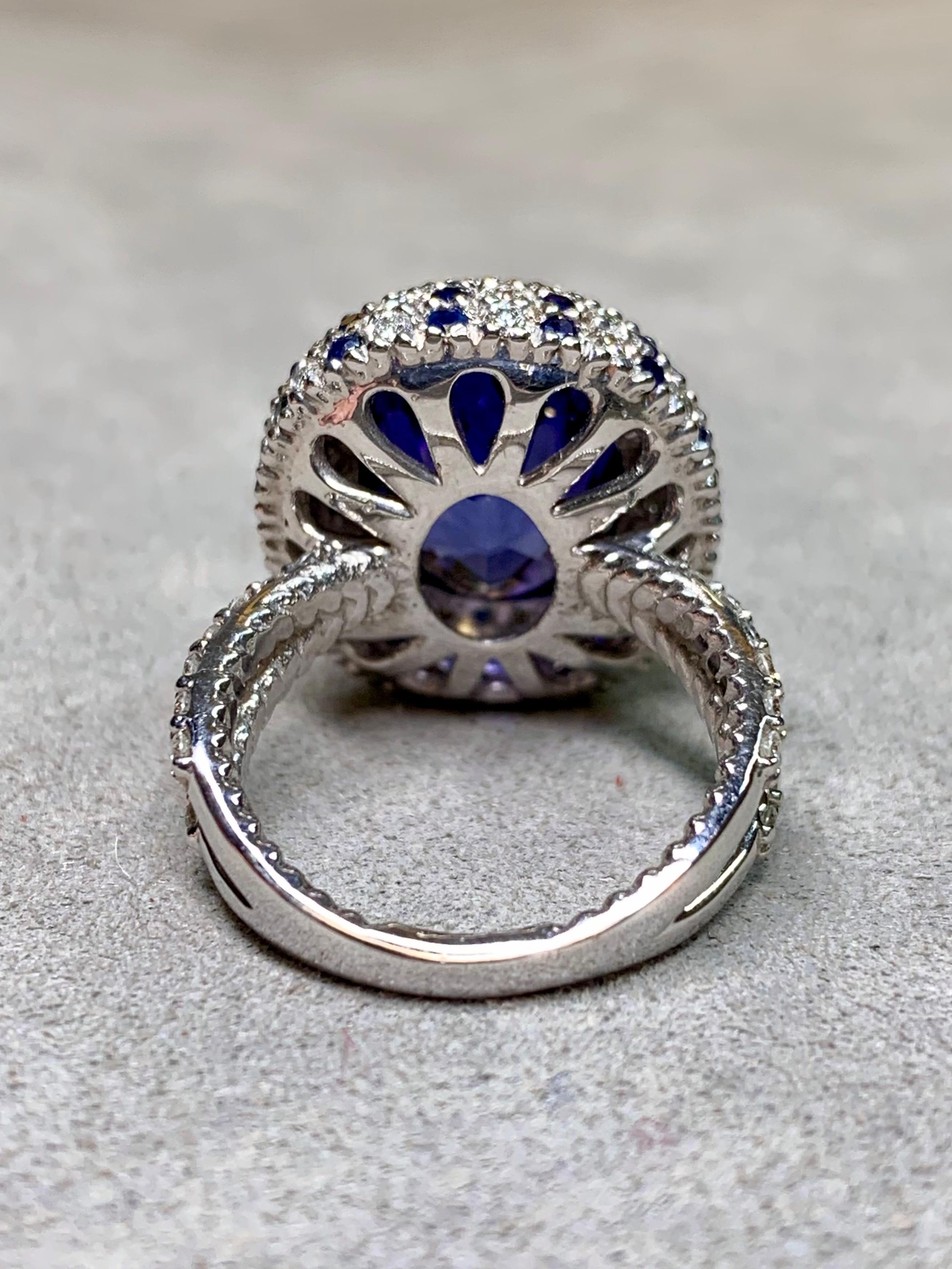 Diamante tanzanita zafiro ovalado de oro blanco de 14 quilates Estate  Anillo de cóctel 11,70ctw en Excelente estado para la venta en Winter Springs, FL
