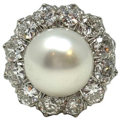 Anello di proprietà in oro bianco 14K con perle dei mari del sud e diamanti, CIRCA 1950