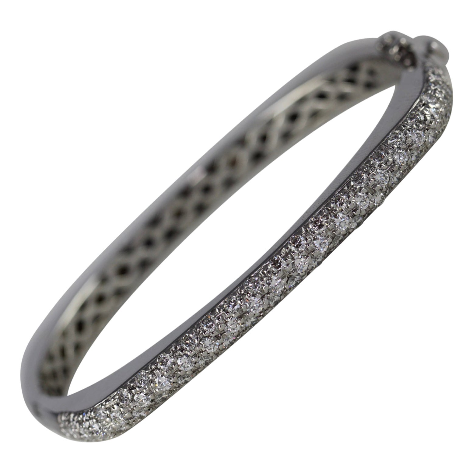 Estate 14K White Gold Square-Shaped Diamond Bangle Bracelet For Sale