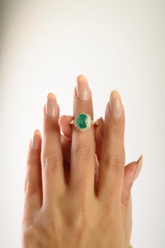Estate 14K Gelbgold 1,69 Ct Oval natürlichen Smaragd & Diamant Halo Cocktail Ring