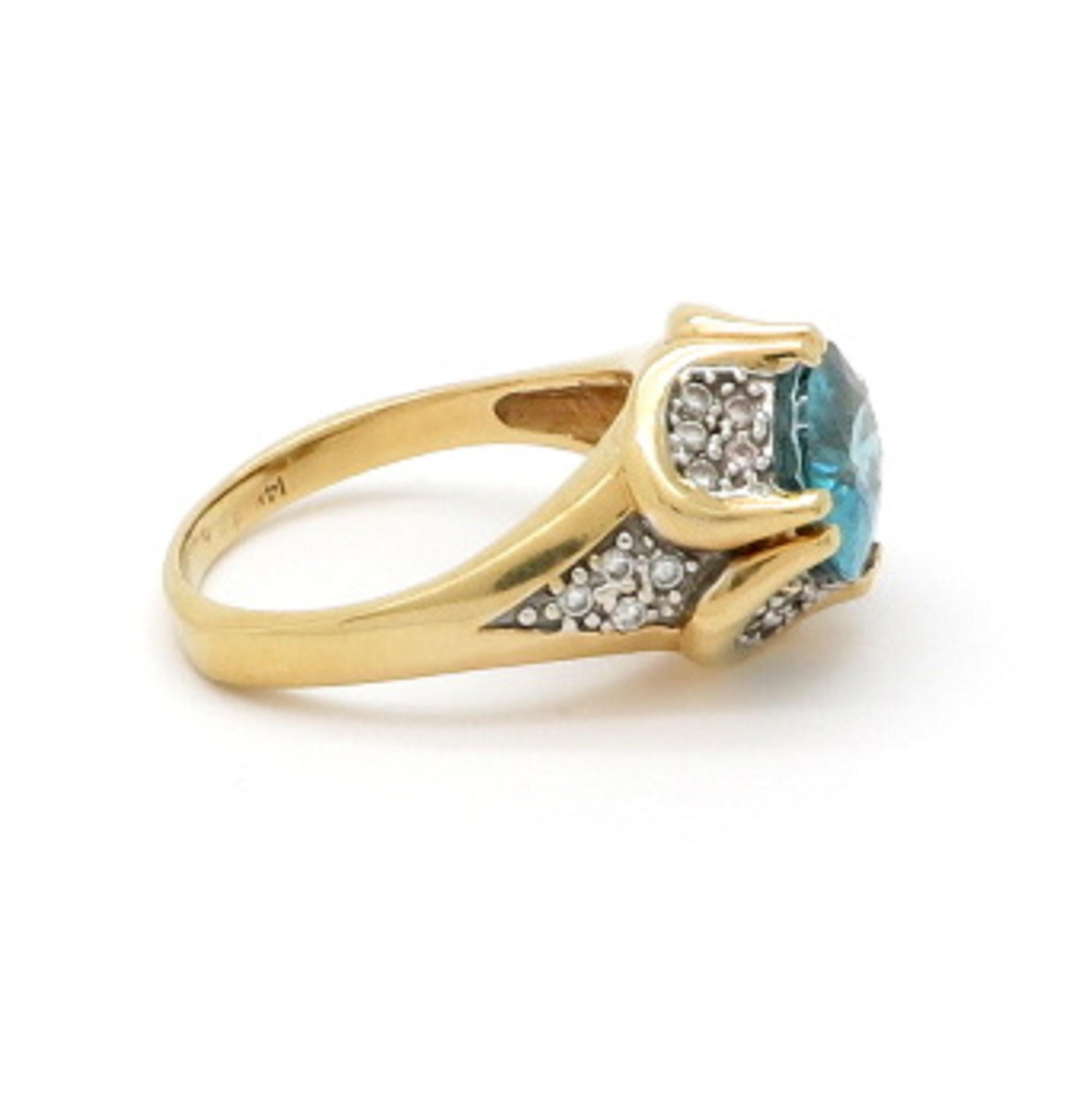 Estate 14 Karat Yellow Gold 5.00 Carat Blue Zircon and Diamond Ring In Excellent Condition For Sale In Scottsdale, AZ
