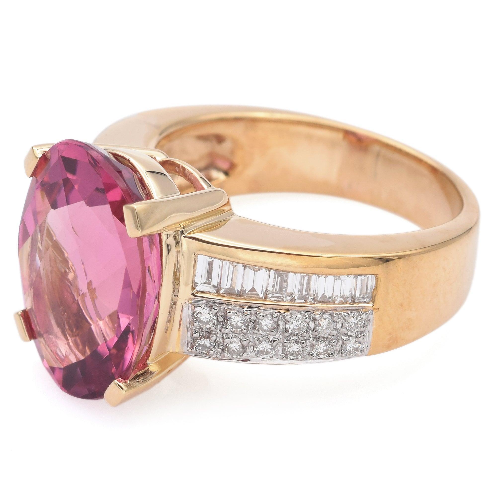 Anello ovale con tormalina rosa e diamante da 8,78 carati in oro giallo 14 carati, misura 8,25 In condizioni buone in vendita a New York, NY