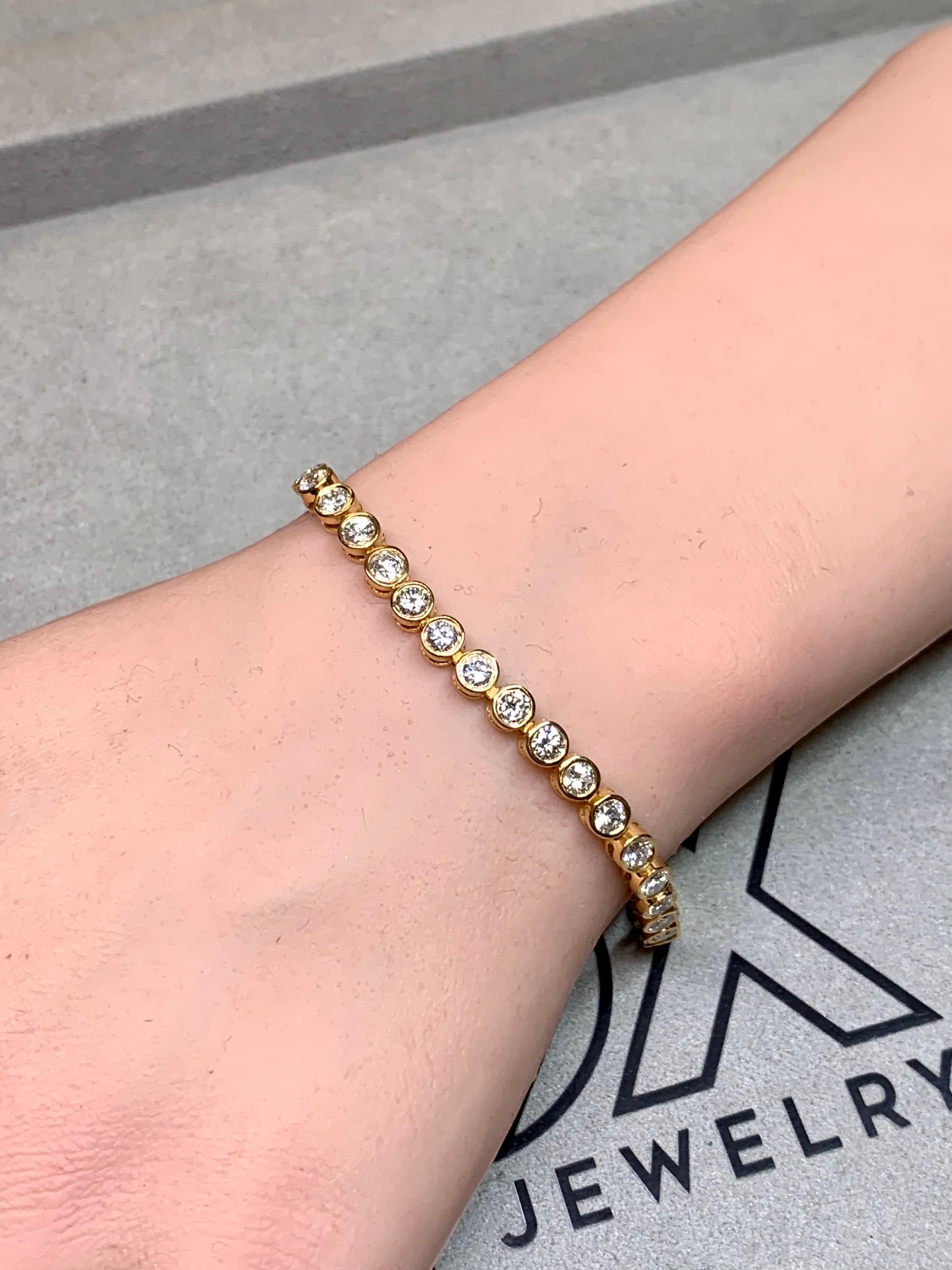 Pulsera Estate de oro amarillo de 14 quilates con diamantes redondos engastados en bisel línea de tenis 5,70 ctw 7