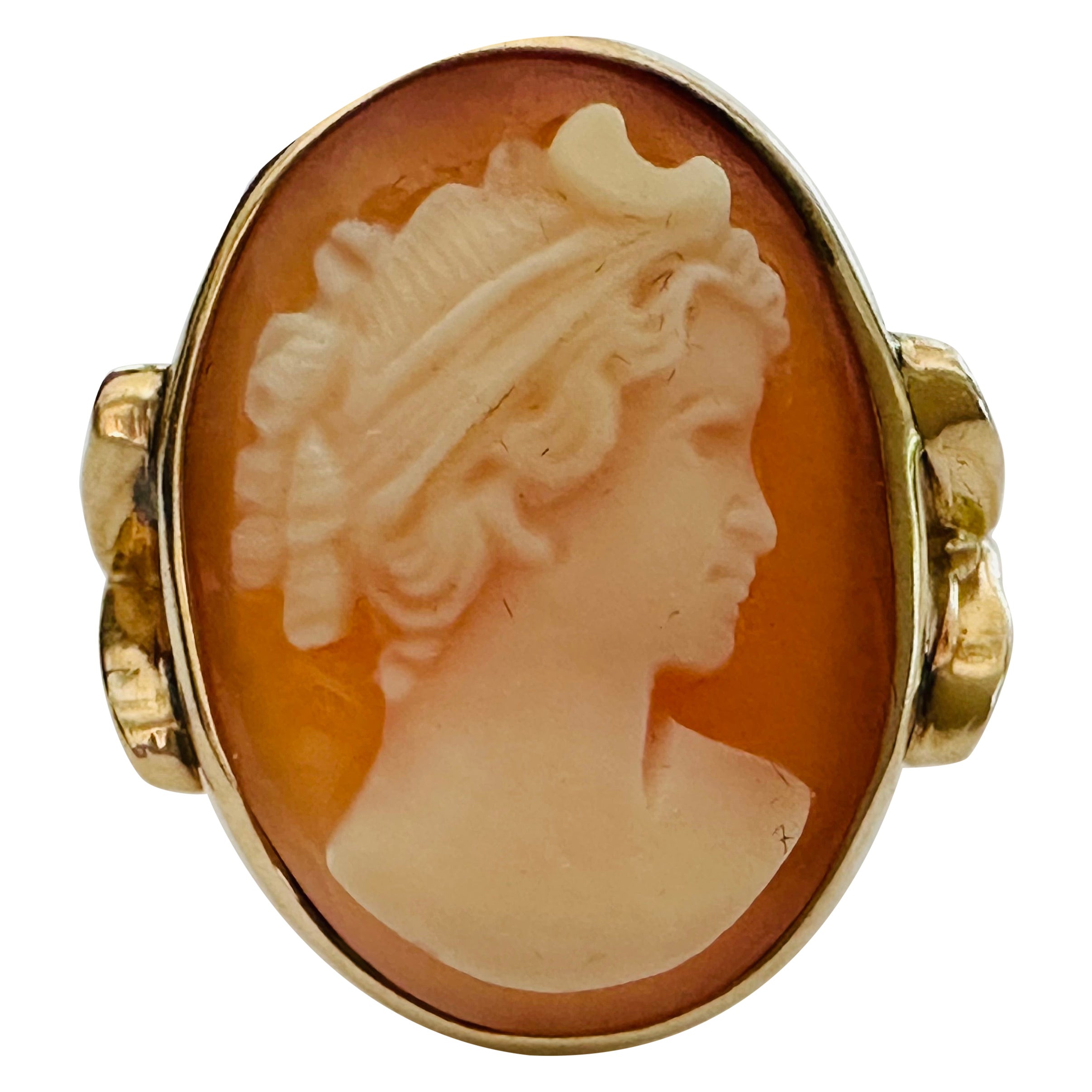 Estate 14K Gelbgold geschnitzt Lady Shell Cameo Ring im Angebot