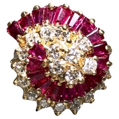 Nachlass 14K Gelbgold Diamant Baguette Rubin Spiral Cluster Cocktail-Ring 3,61 Karat