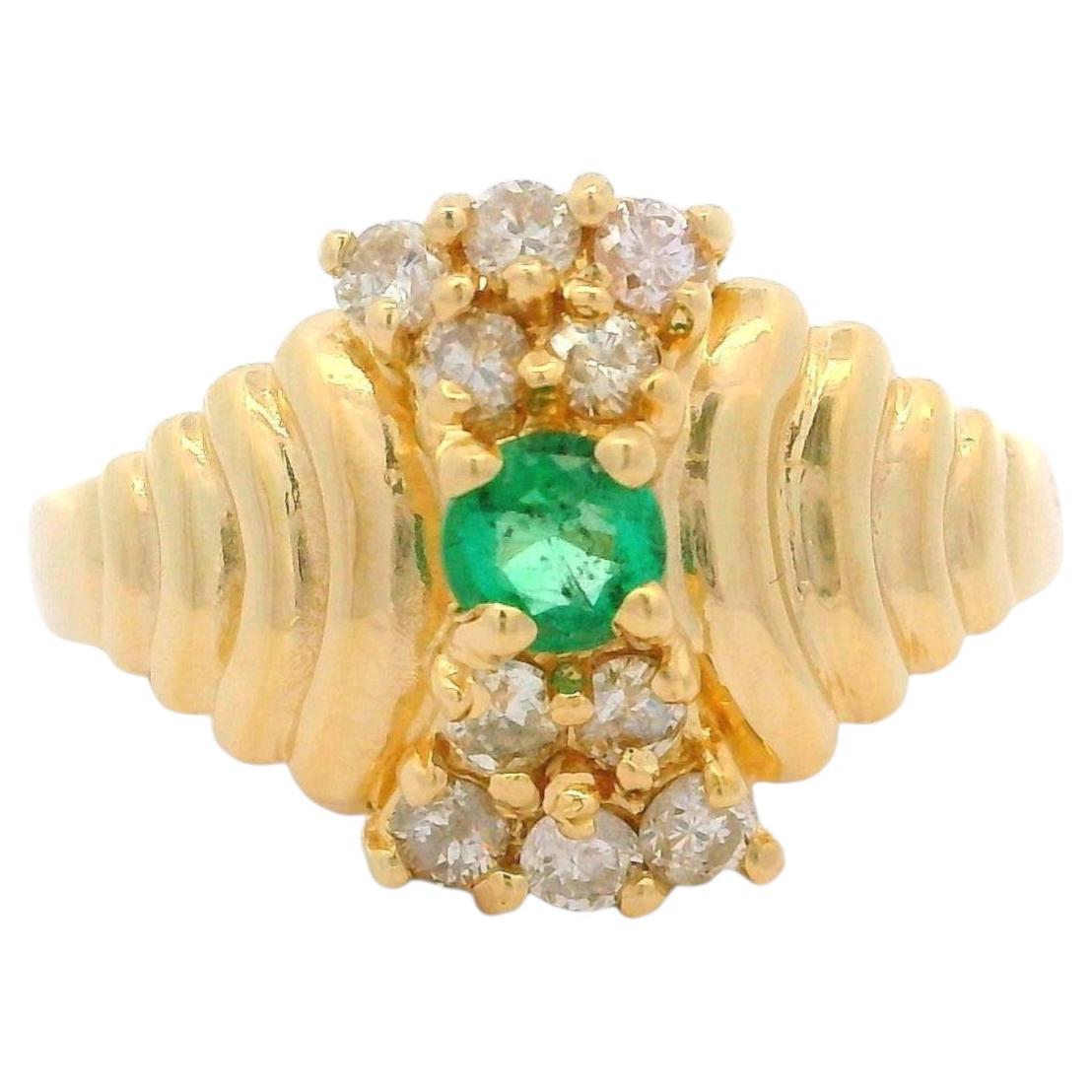 Estate 14k Yellow Gold Emerald Diamond Cluster Grooved Taperd Cocktail Band Ring