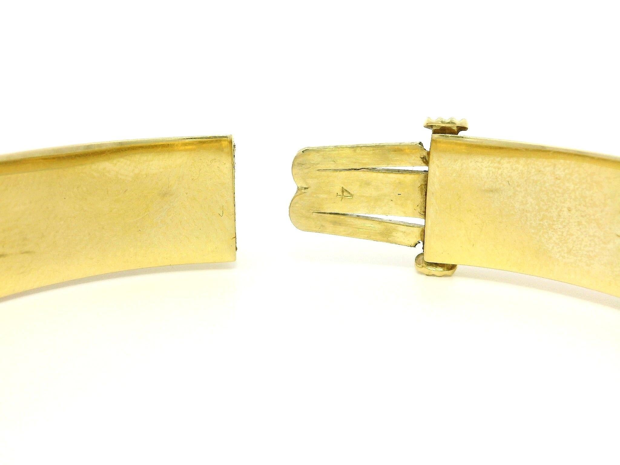 Estate 14k Yellow Gold Florentine & Polished Finish Hinged Bangle Bracelet For Sale 7