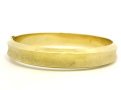 Estate 14k Yellow Gold Florentine & Polished Finish Hinged Bangle Bracelet
