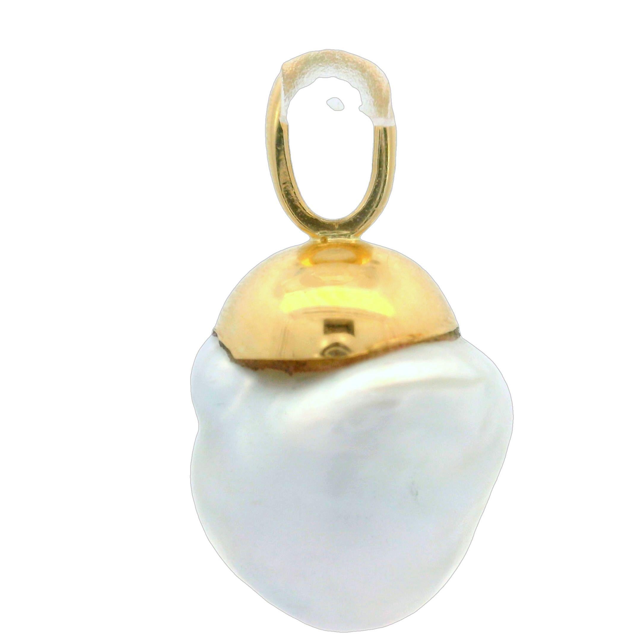 –Stone(s)–
(1) Genuine Cultured Pearl - Baroque Shape - Light Gray Color  - 13.07 x 11.55mm (approx.)

Material: 14k Yellow Gold
Weight: 3.28 Grams
Overall Width: 13.07mm (0.51