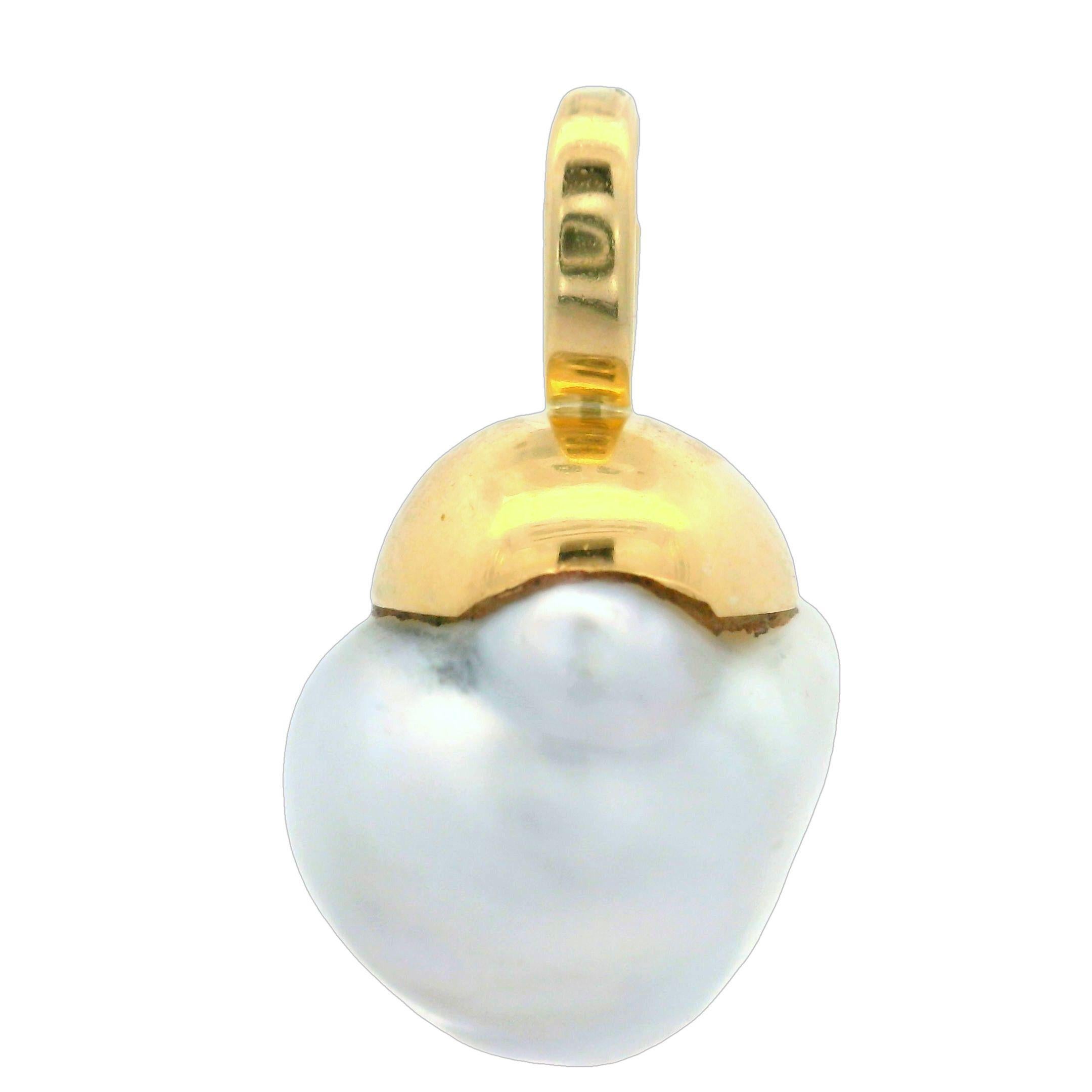 Estate 14k Yellow Gold Large Baroque Pearl Well Made Charm Pendant In Excellent Condition In Montclair, NJ