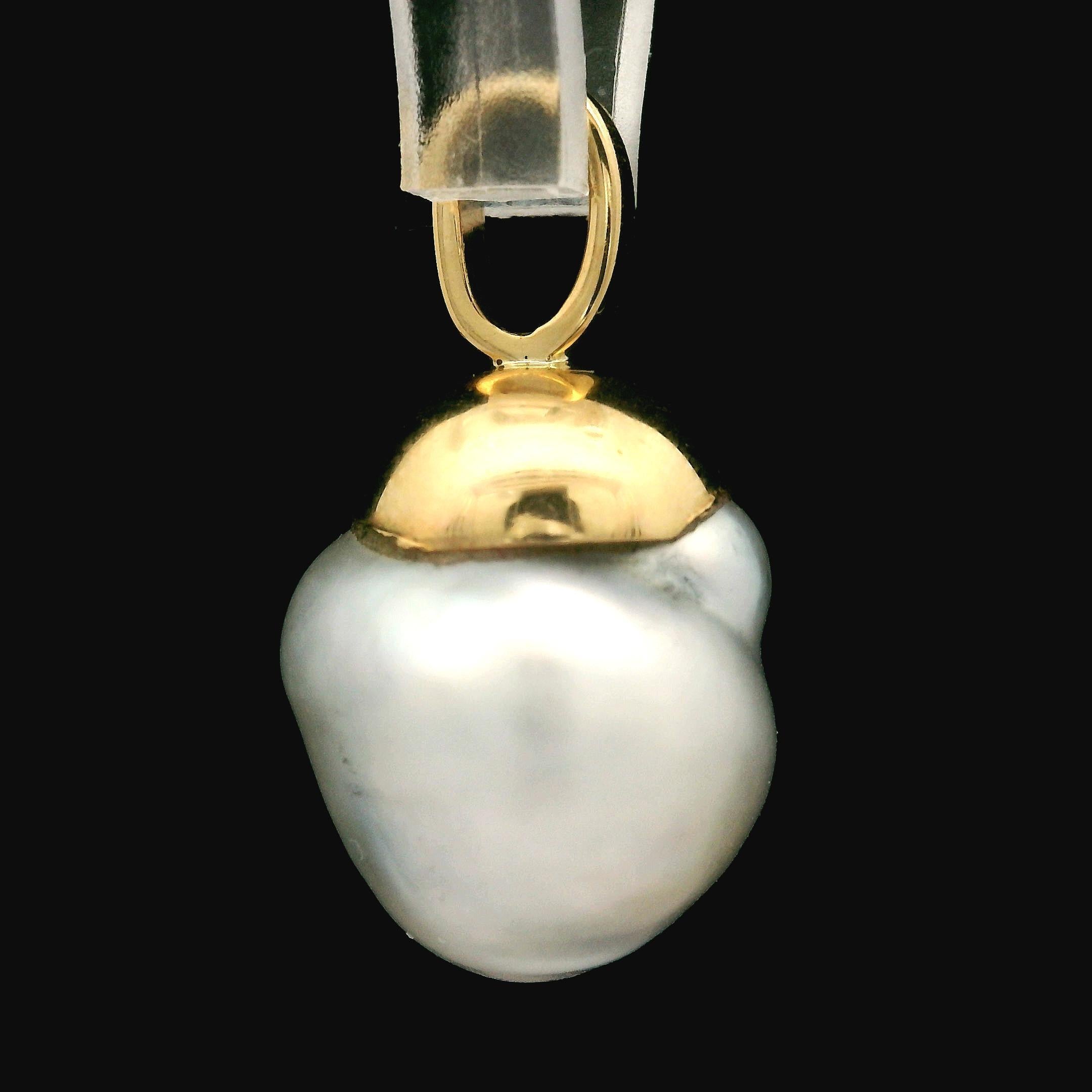 Women's Estate 14k Yellow Gold Large Baroque Pearl Well Made Charm Pendant
