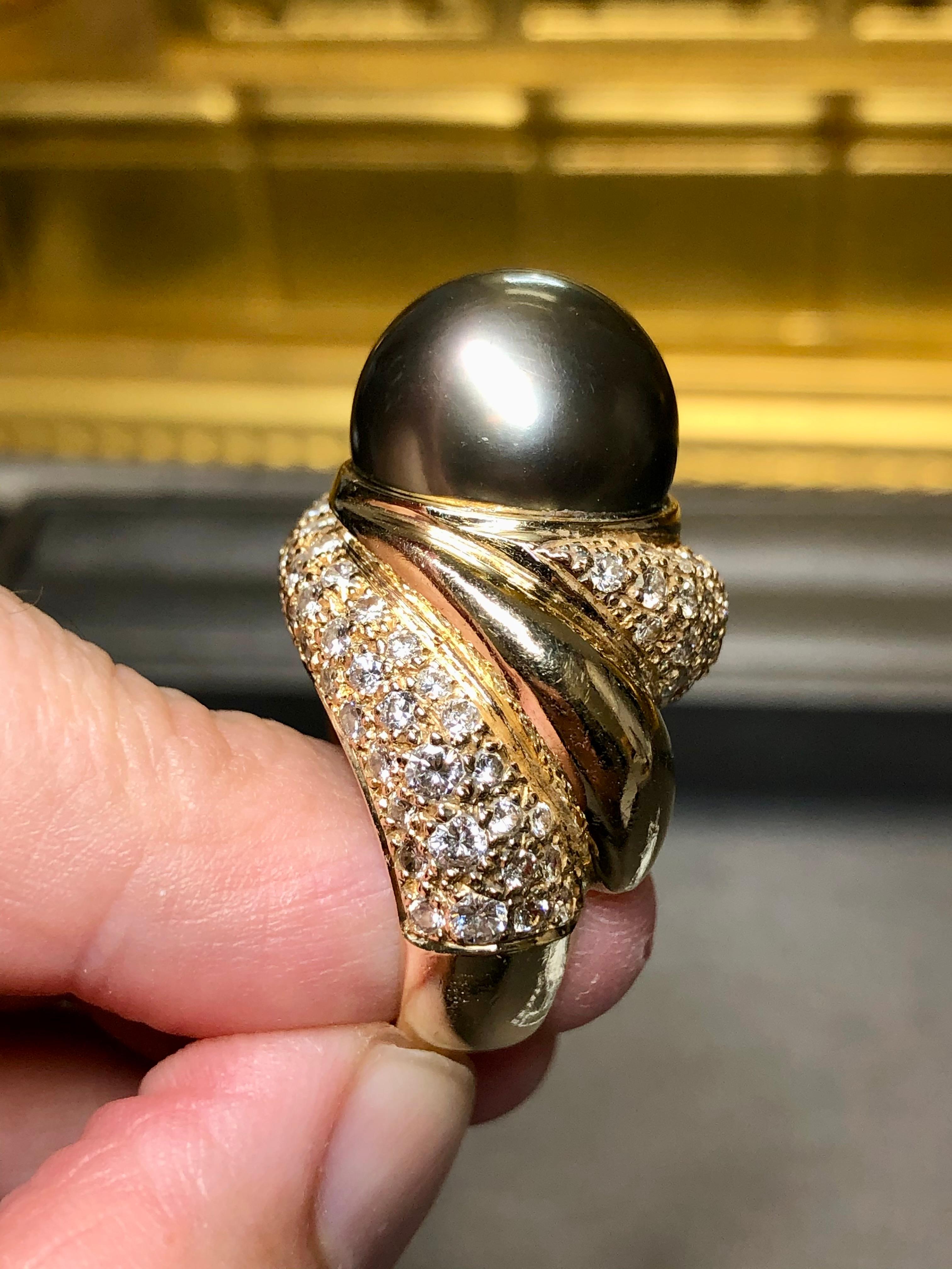 Bague cocktail en or jaune 14 carats avec grande perle de Tahiti et diamants, de 15,4 mm en vente 1
