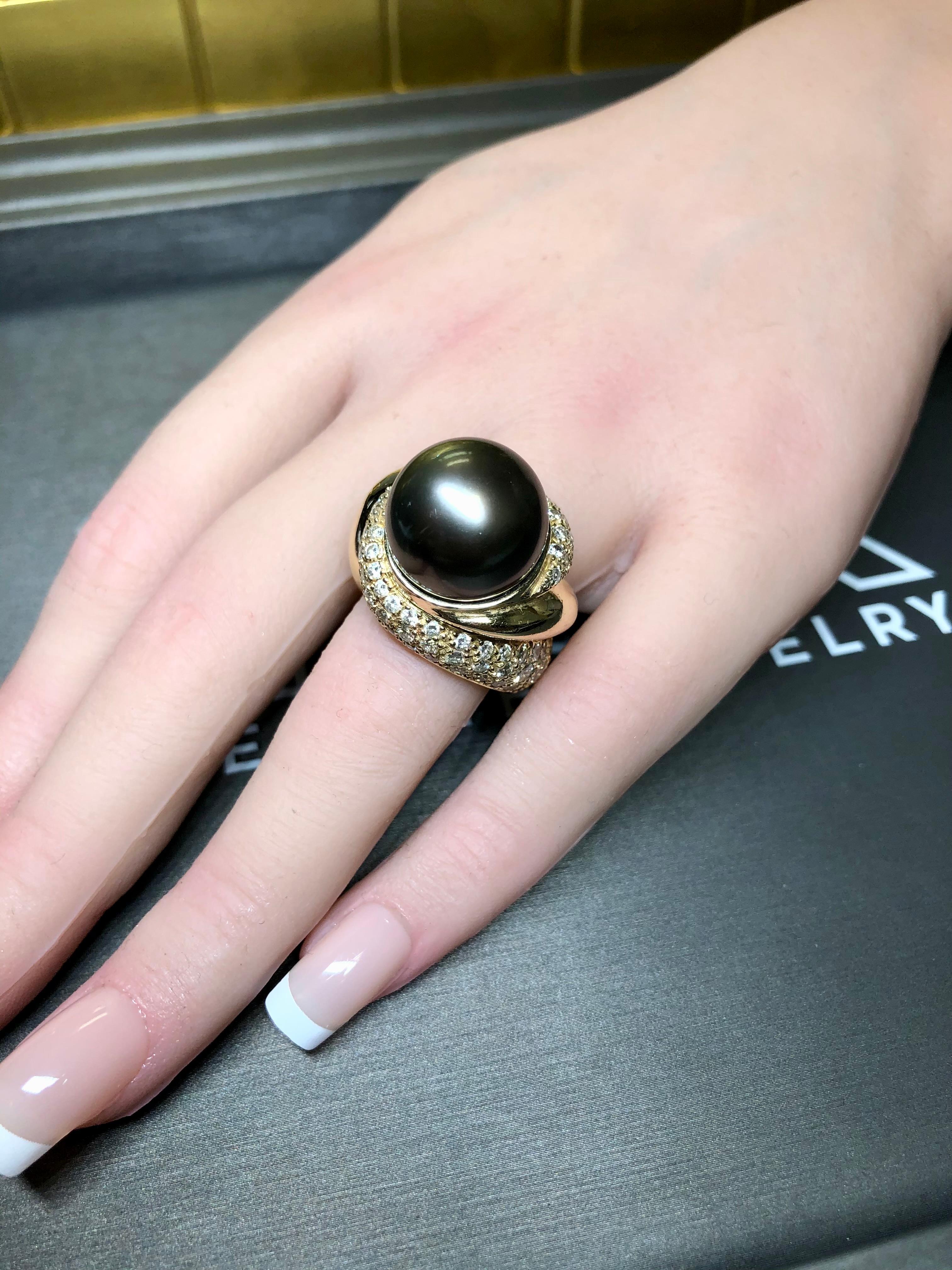Bague cocktail en or jaune 14 carats avec grande perle de Tahiti et diamants, de 15,4 mm en vente 2