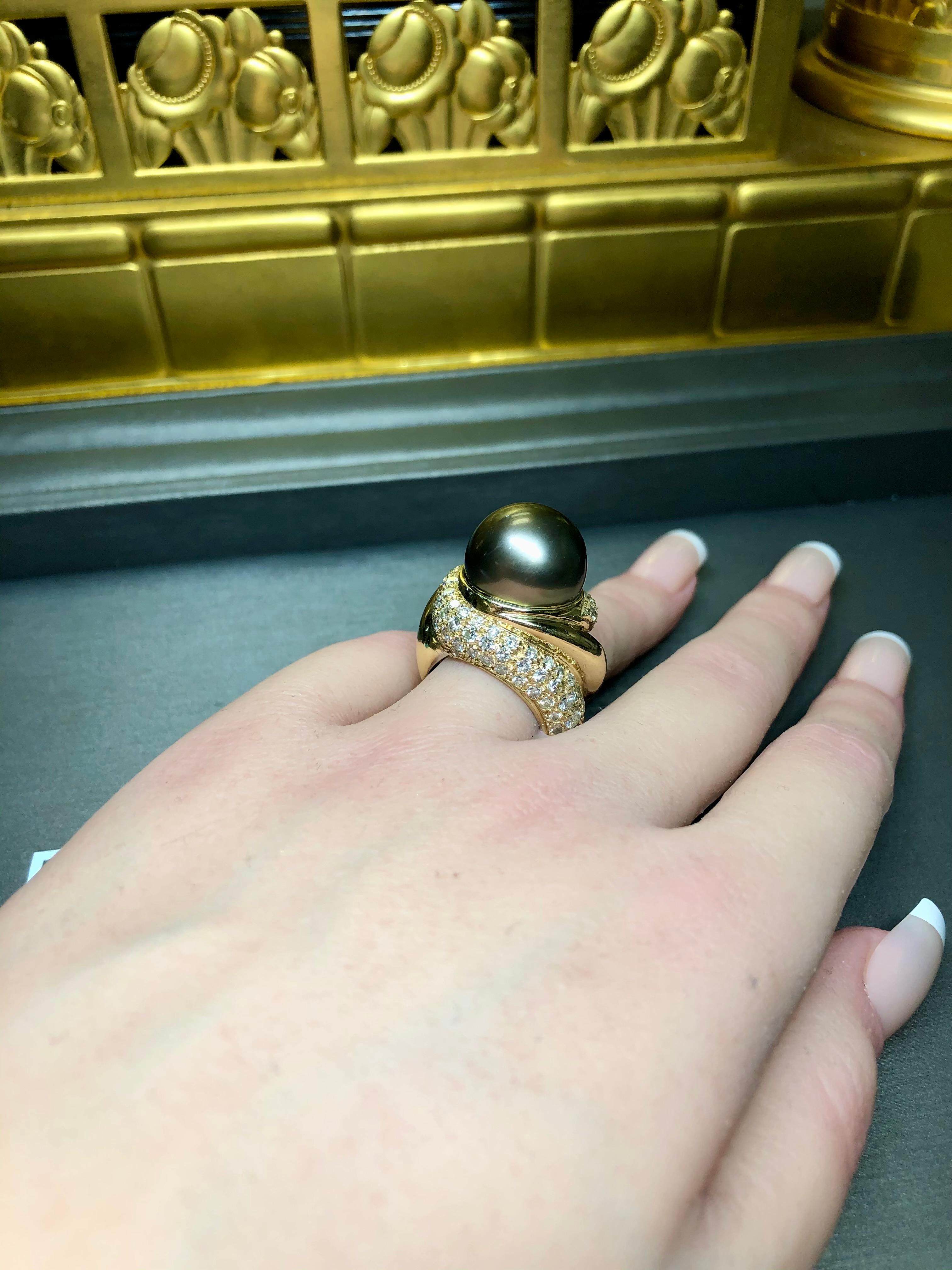 Bague cocktail en or jaune 14 carats avec grande perle de Tahiti et diamants, de 15,4 mm en vente 3