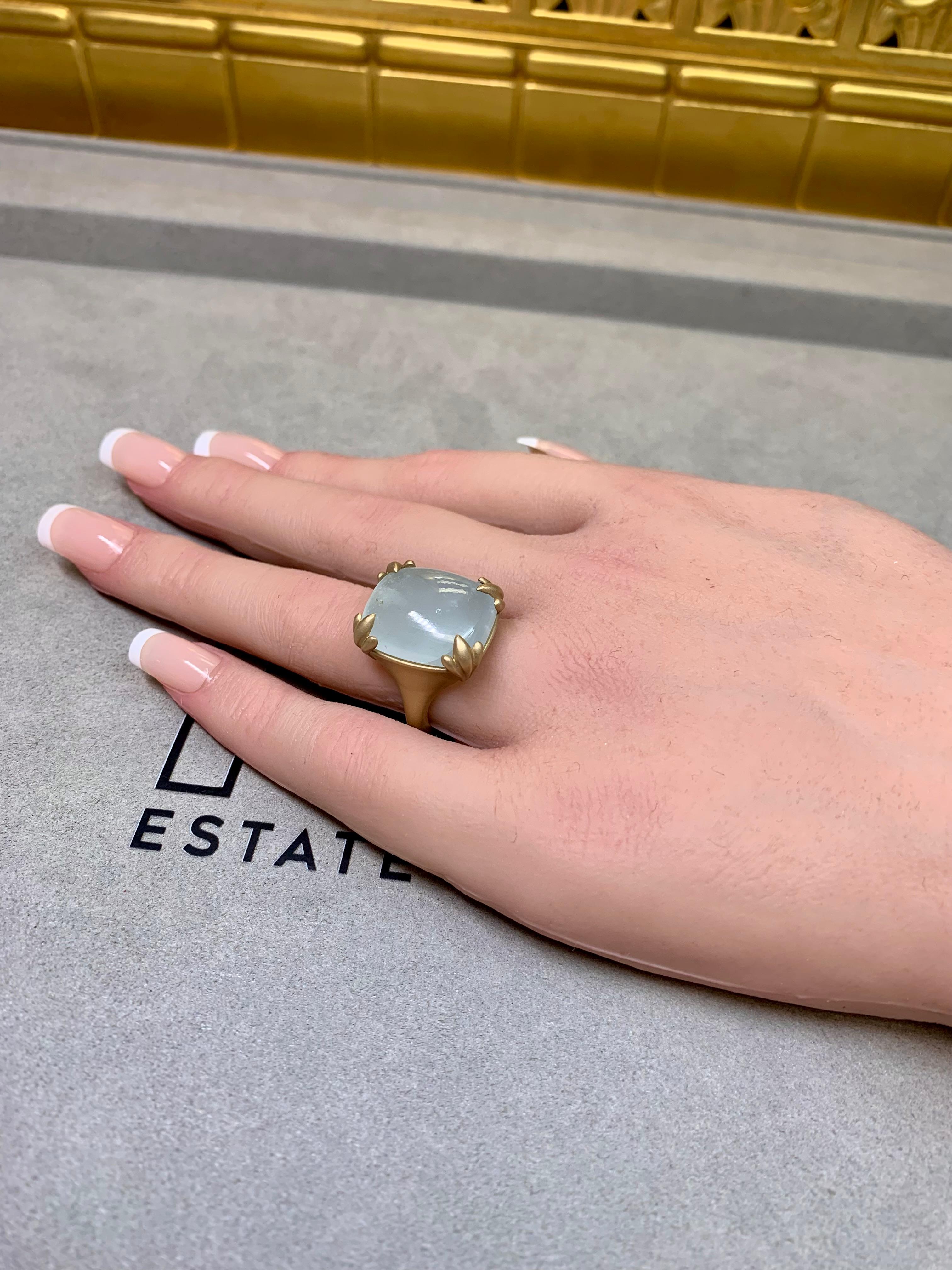 Bague cocktail en or jaune 14K satiné avec aigue-marine en cabochon coussin en vente 6