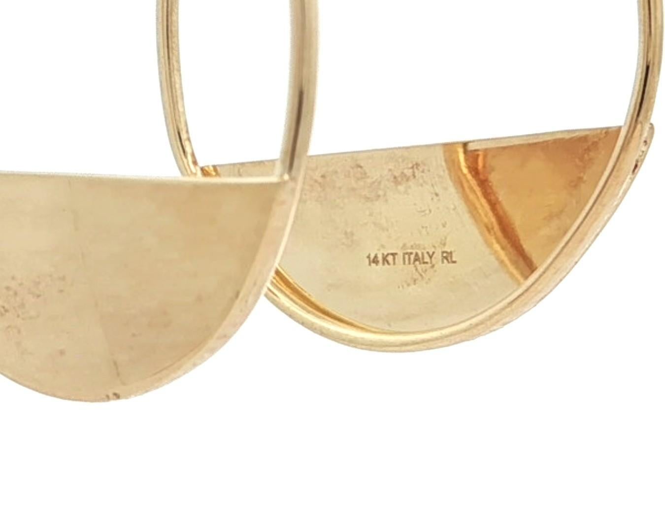Orecchini a cerchio medi geometrici a semicerchio in oro giallo 14k Estate in vendita 1