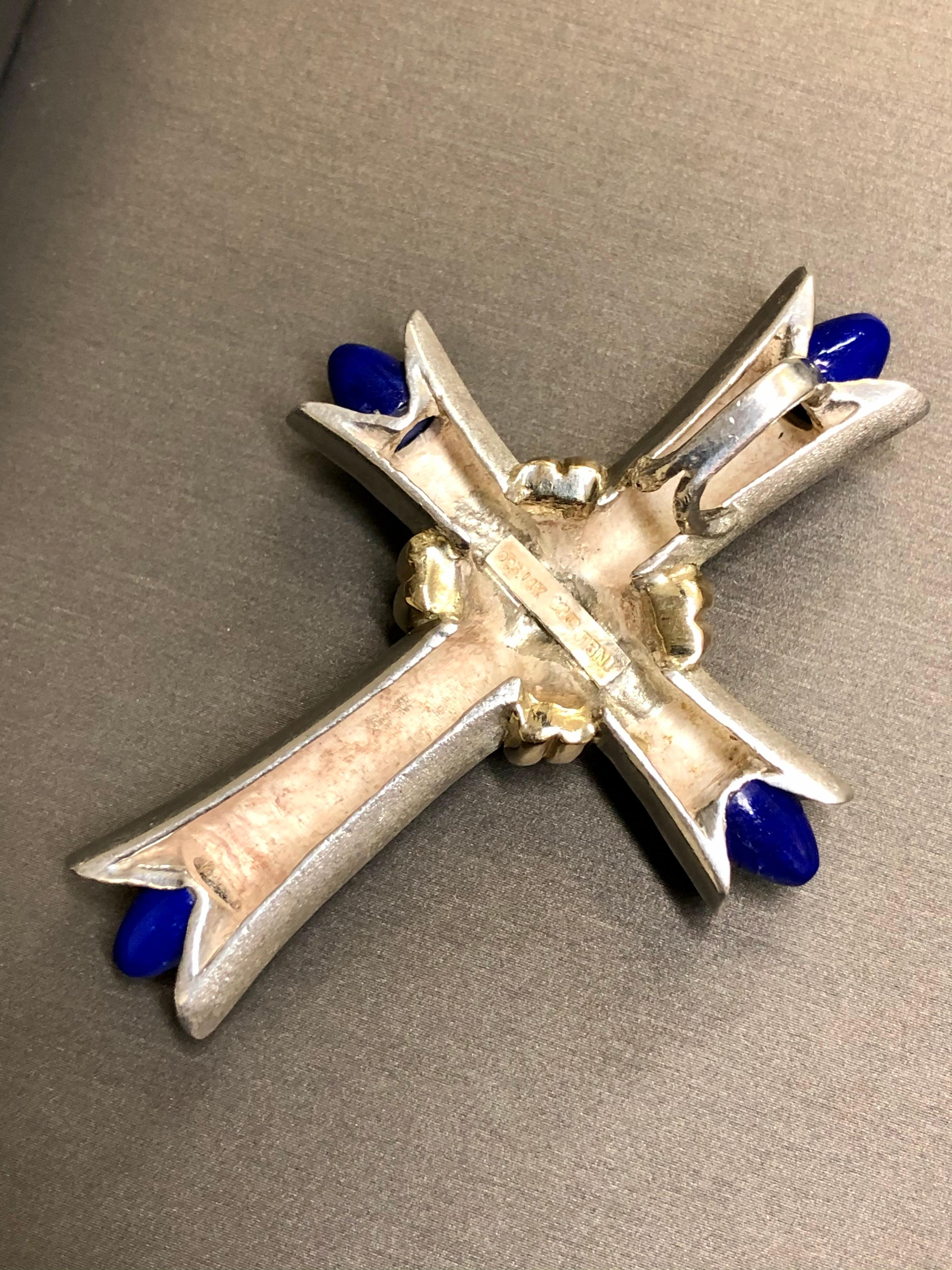 Contemporary Estate 14K Yellow Gold & Sterling Silver Heavy Lapis Cross Pendant For Sale