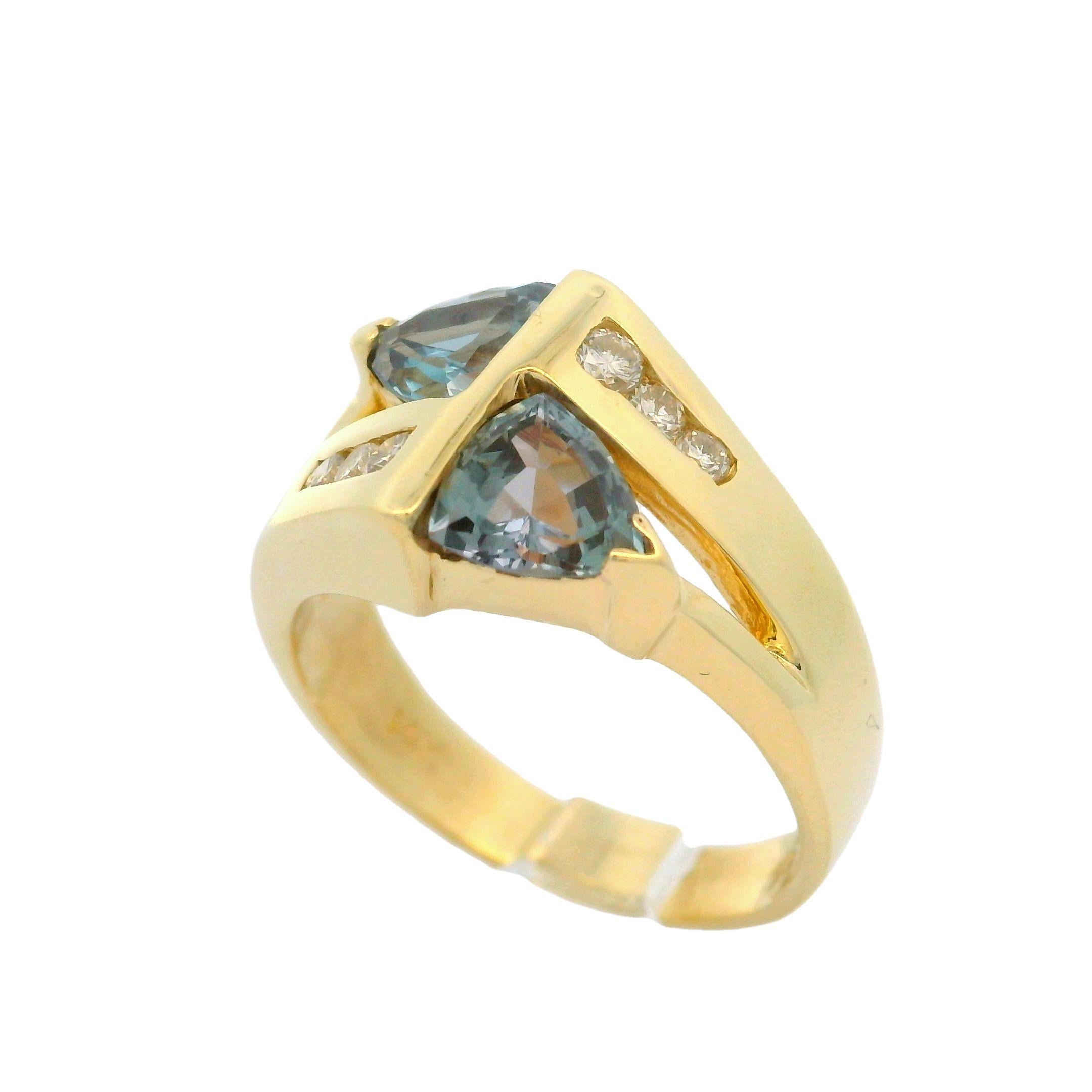 Anello da cocktail in oro giallo 14k con taglio trilione e diamante topazio mistico in vendita 5